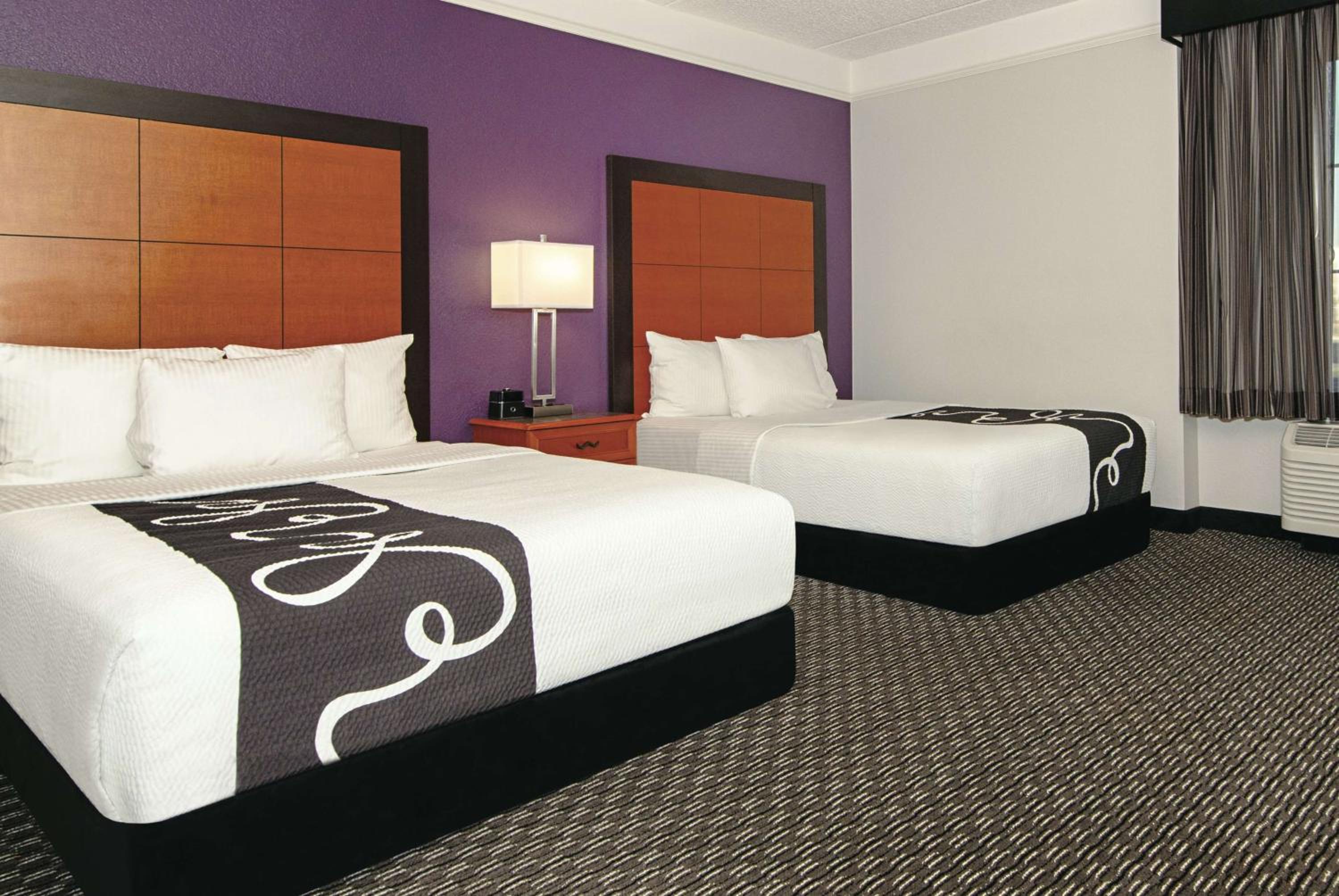Double Room with Two Double Beds - Photo 11