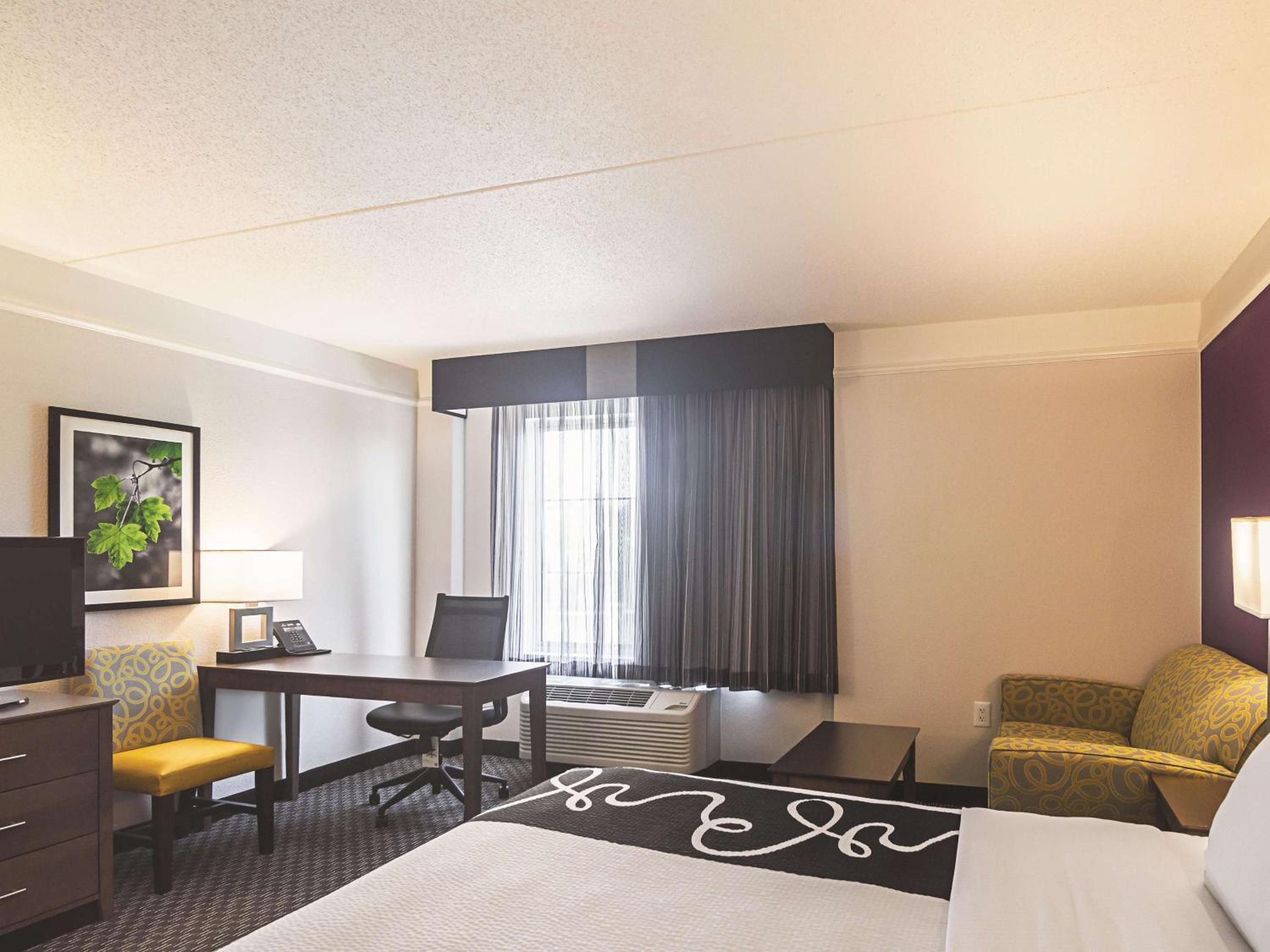 Executive King Room - Photo 2
