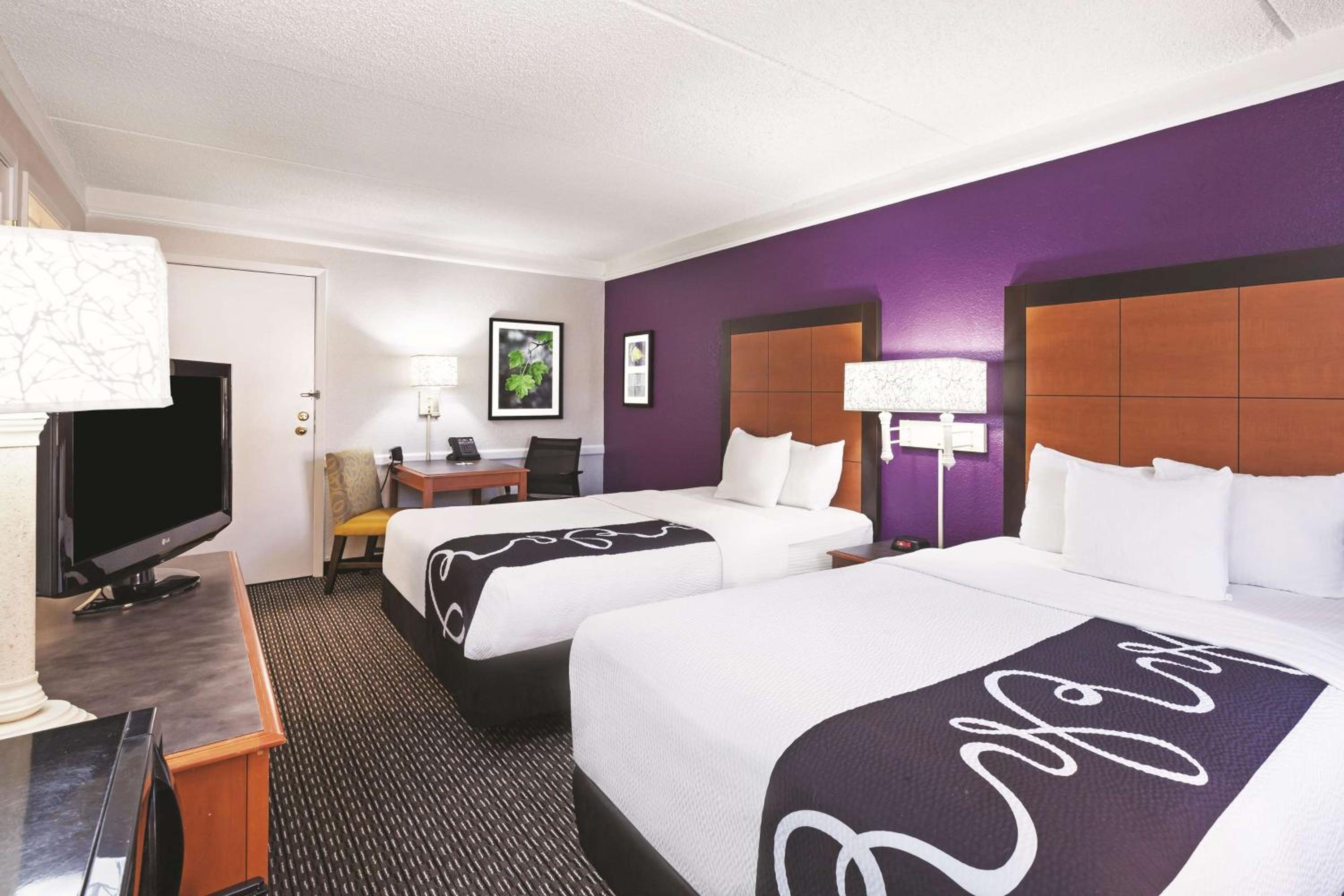 Double Room with Two Double Beds - Photo 4