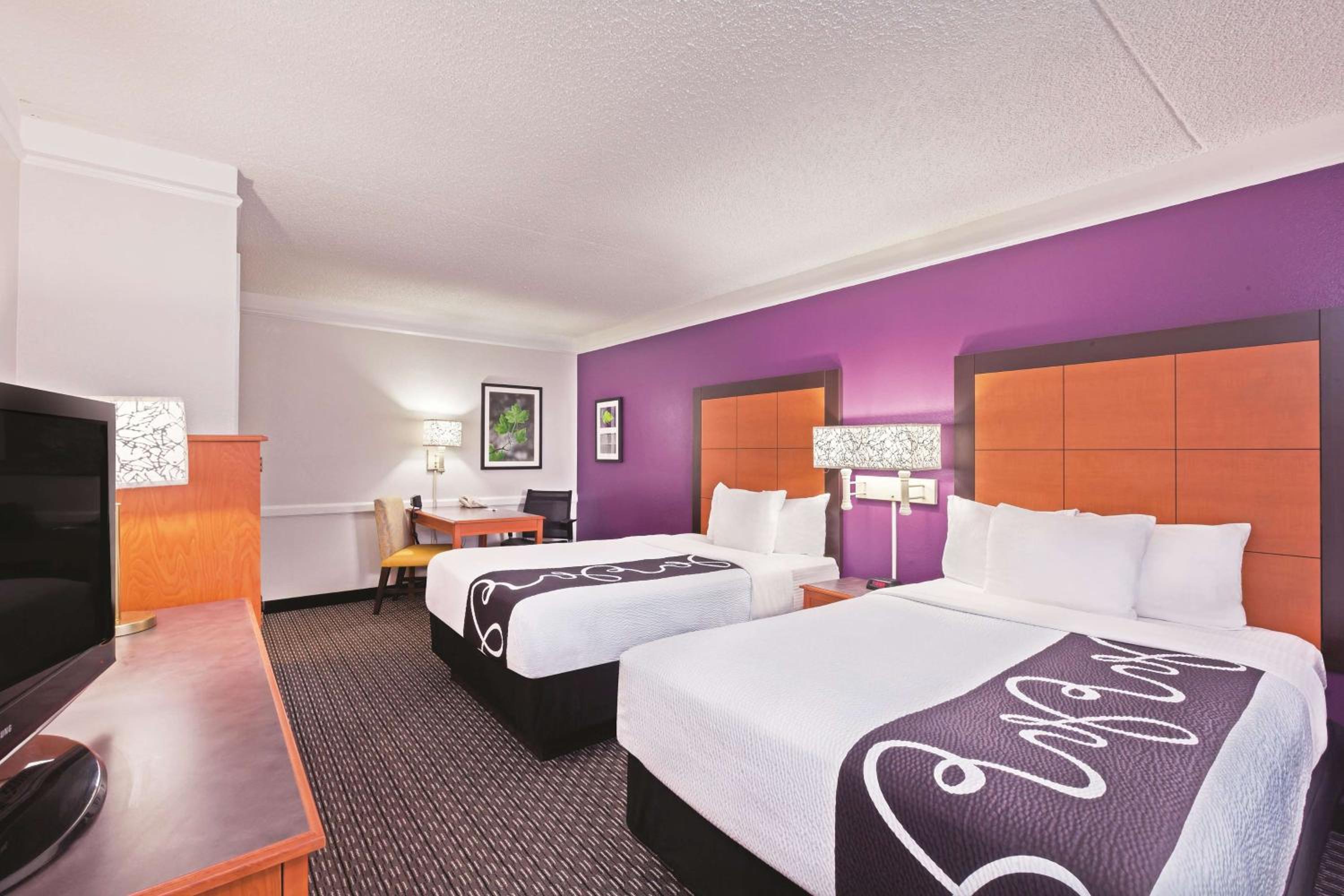 Double Room with Two Double Beds - Photo 1