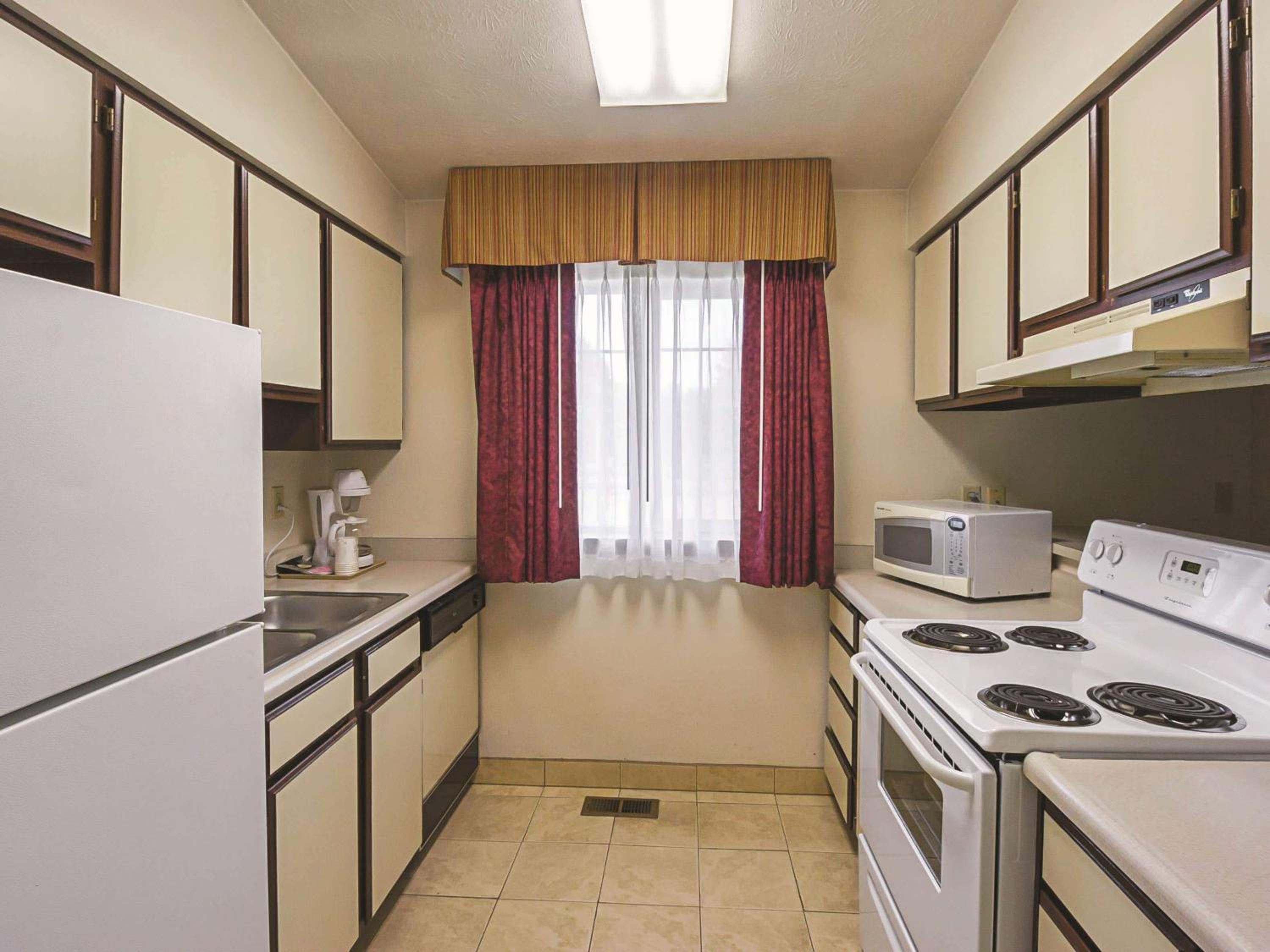 Deluxe Family Apartment - Non-Smoking photo 3