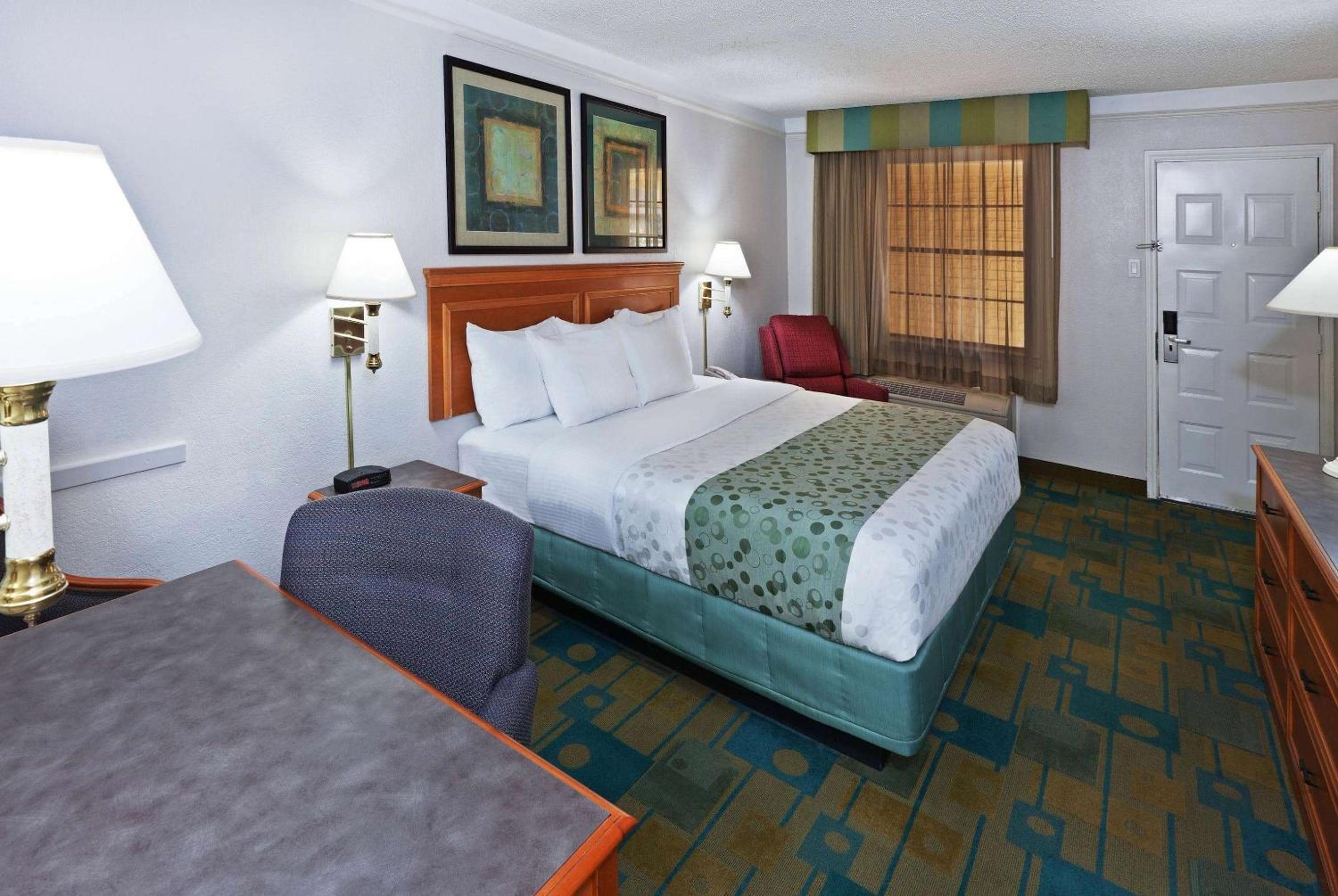 Queen Room - Photo 1