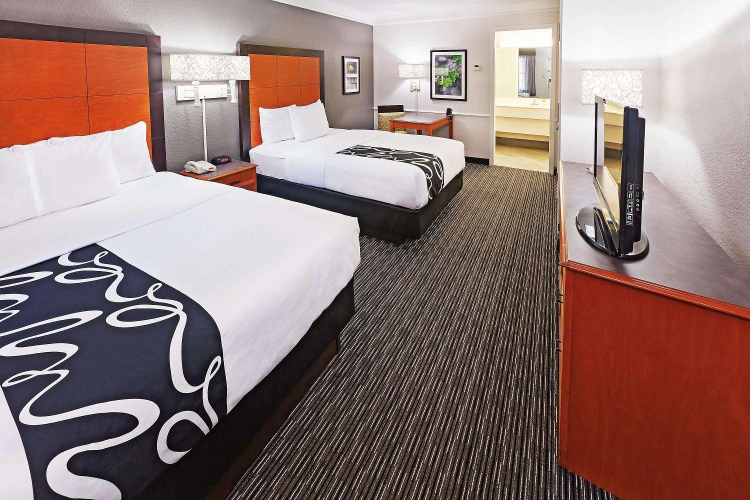 Double Room with Two Double Beds - Non-Smoking photo 3