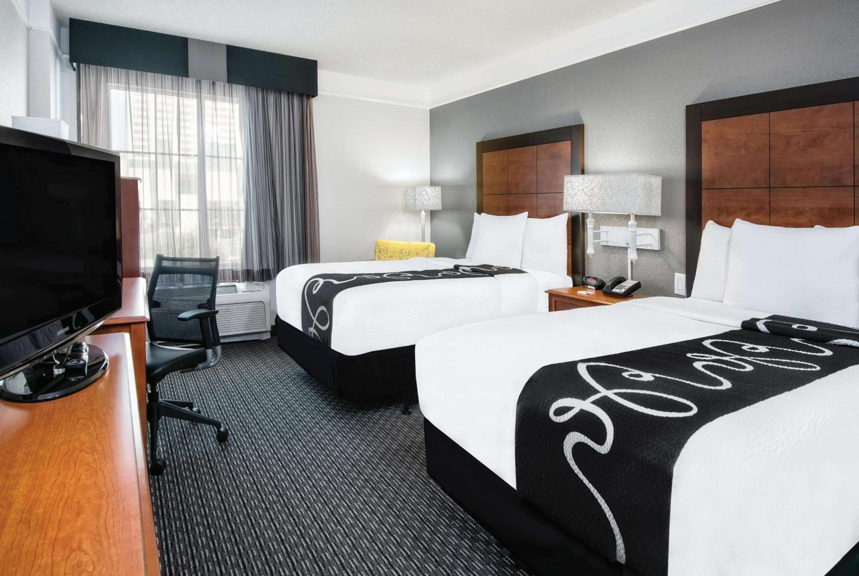 Double Room with Two Double Beds - Photo 4