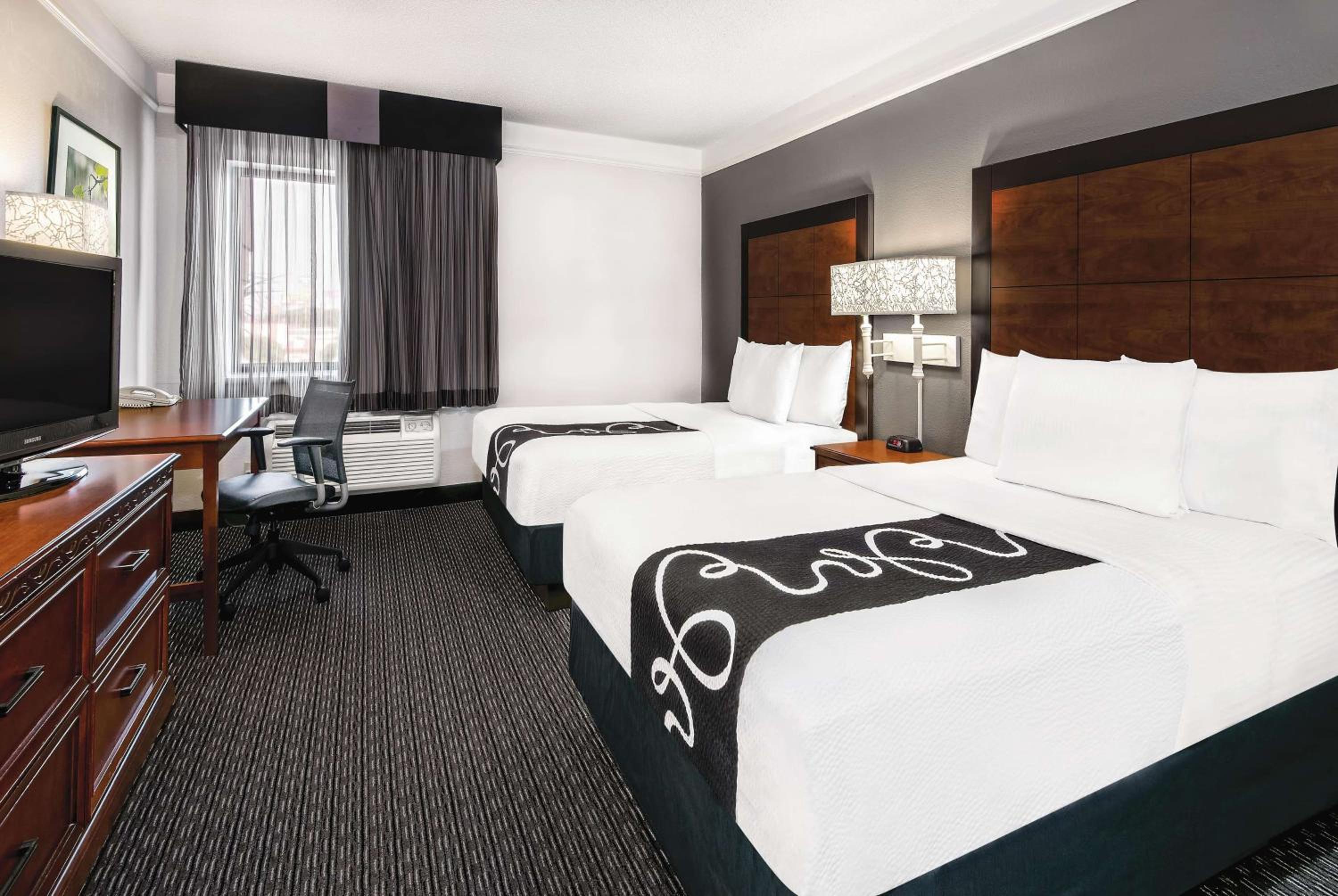 Double Room with Two Double Beds - Photo 6