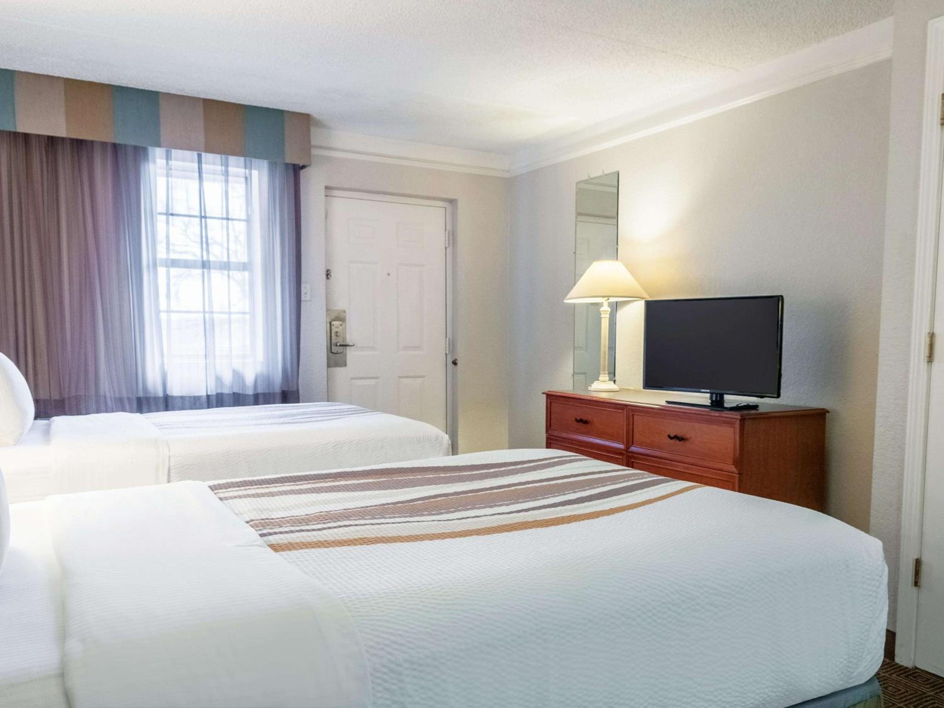 Double Room with Two Double Beds - Photo 1