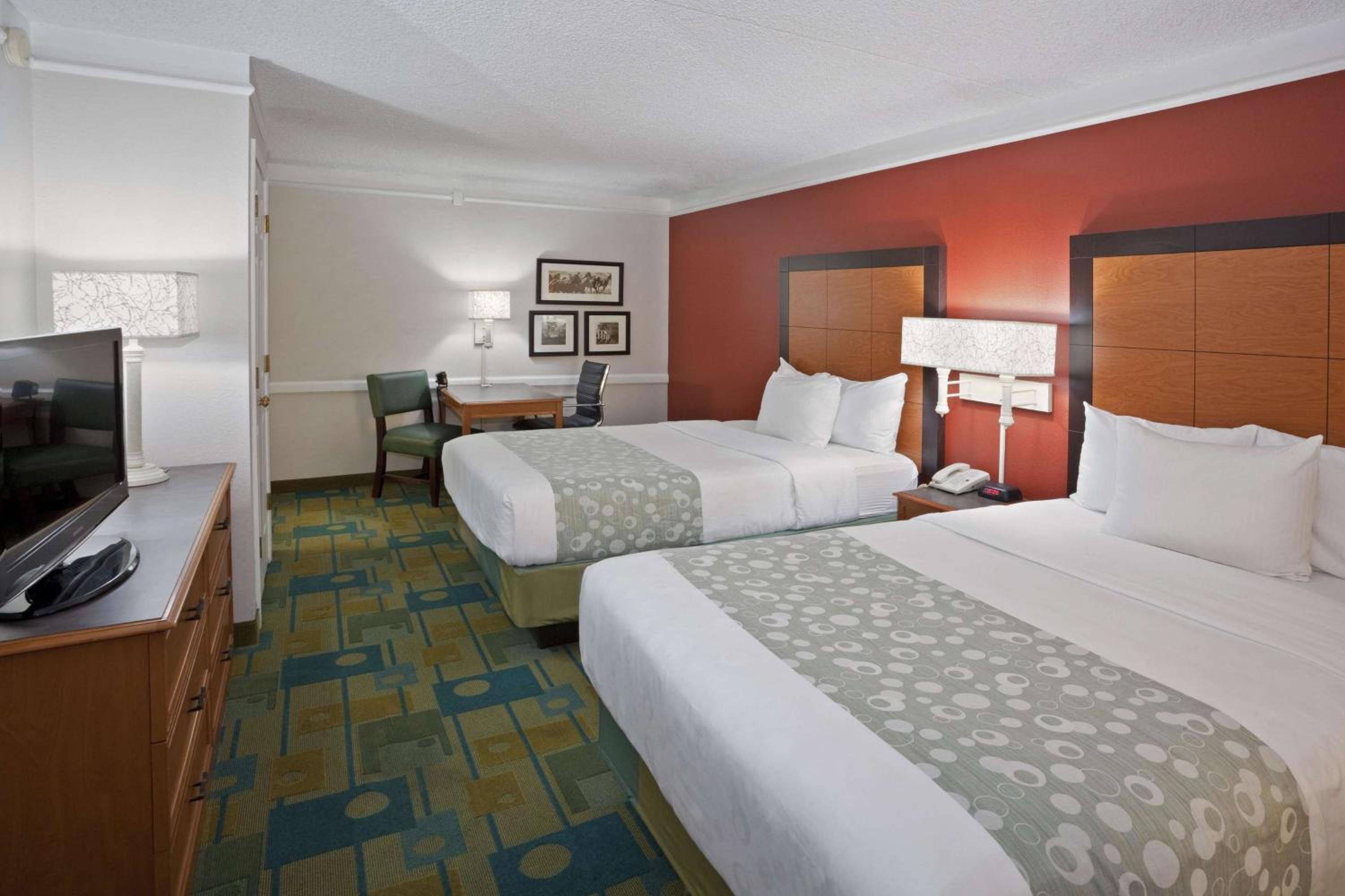 Double Room with Two Double Beds - Photo 1