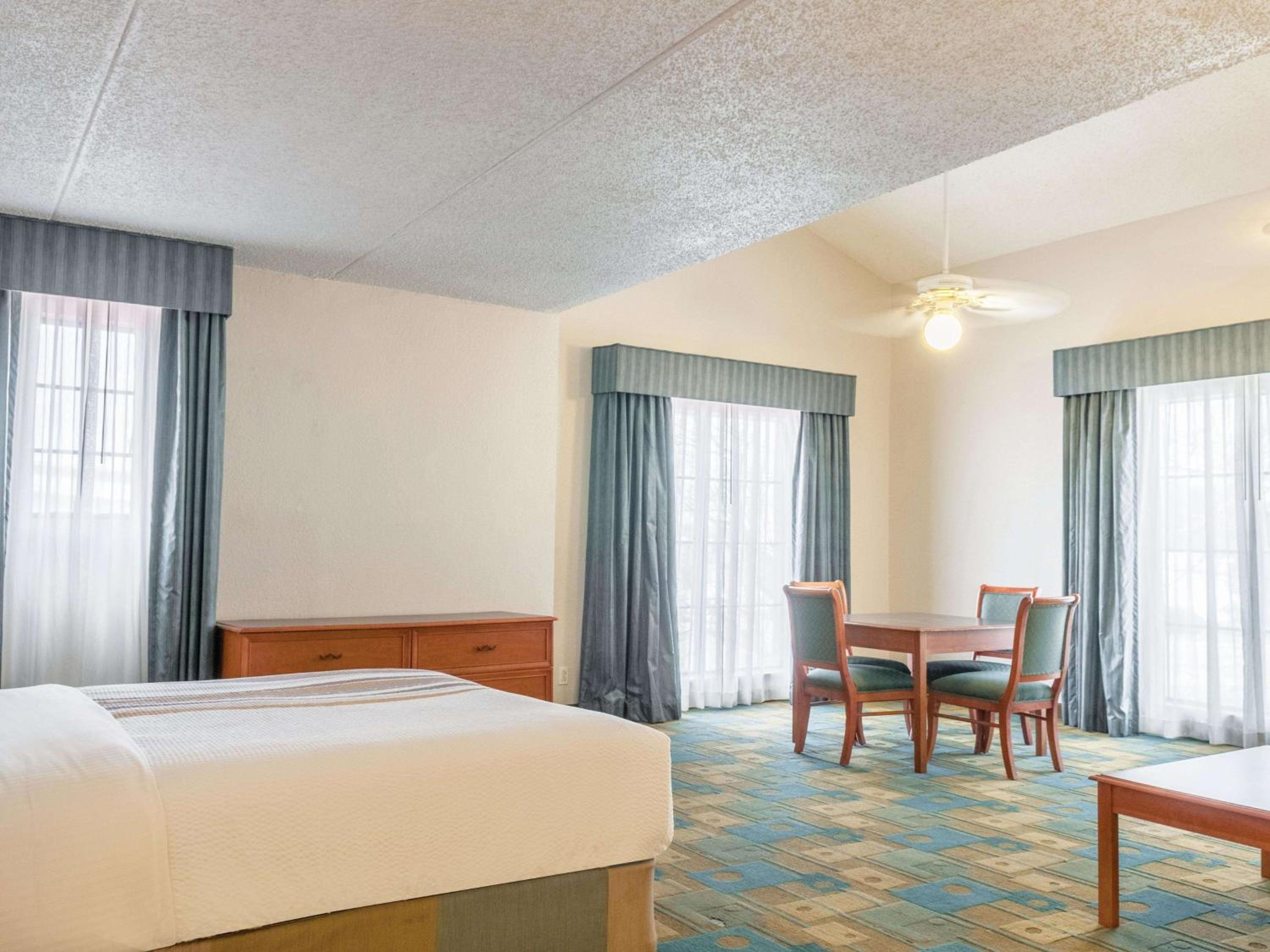 Queen Suite photo 3