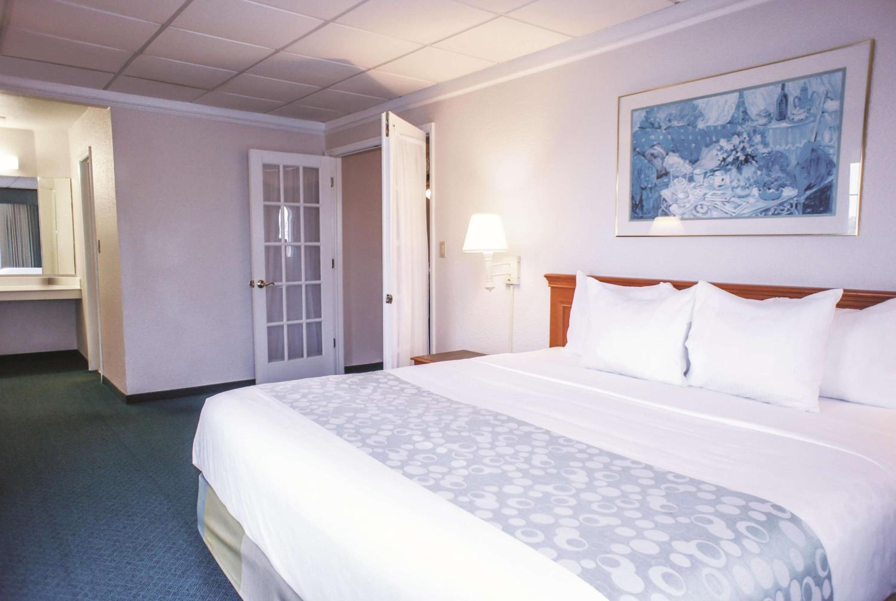 Deluxe Family Suite - Non-Smoking