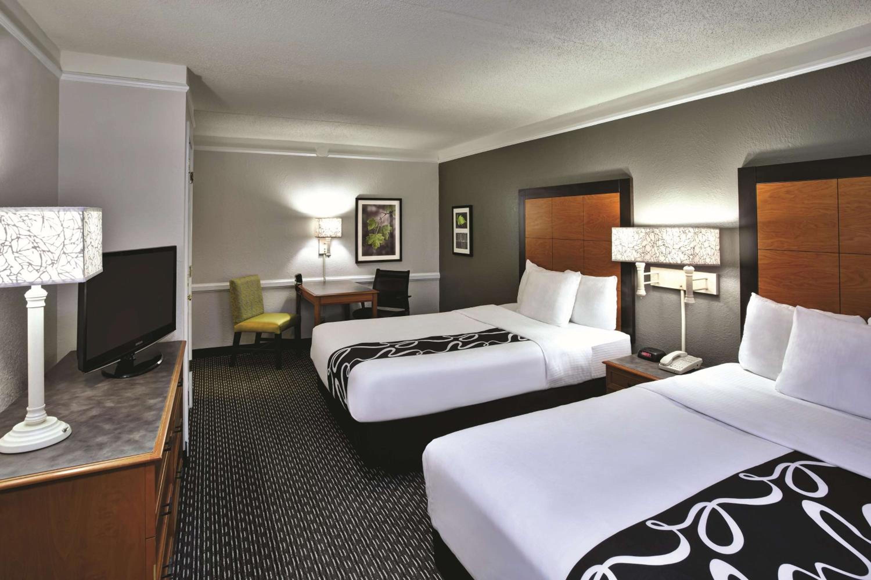 Double Room With Two Double Beds - Non-Smoking - Photo 1