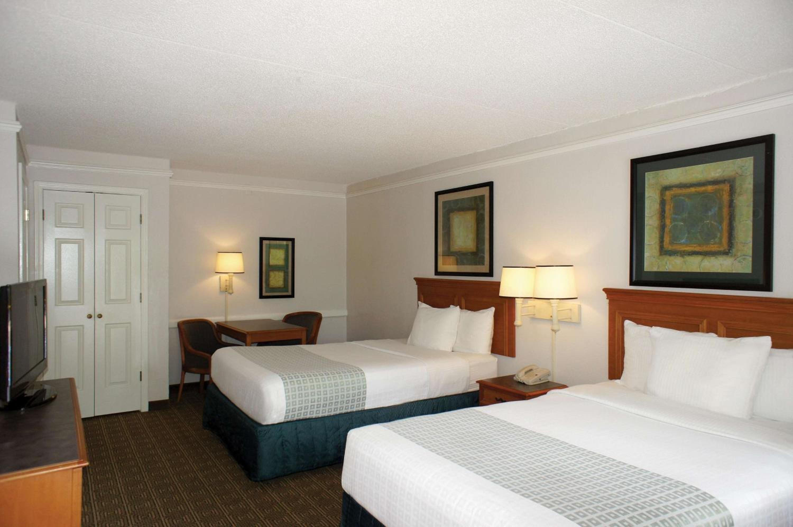 Double Room with Two Double Beds and Mobility/Hearing Impaired Access - Non-Smoking photo 3