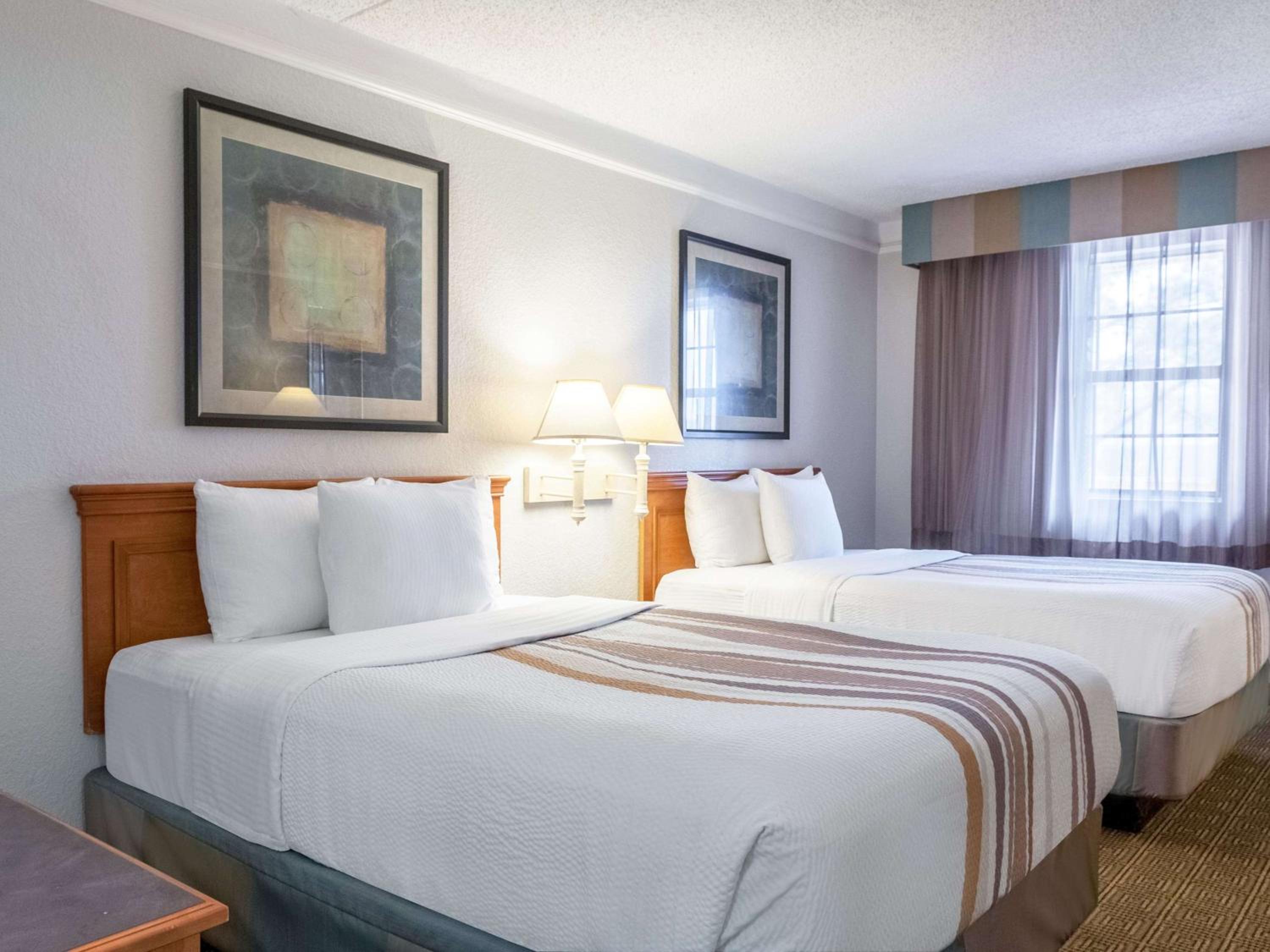 Deluxe Double Room with Two Double Beds - Photo 4