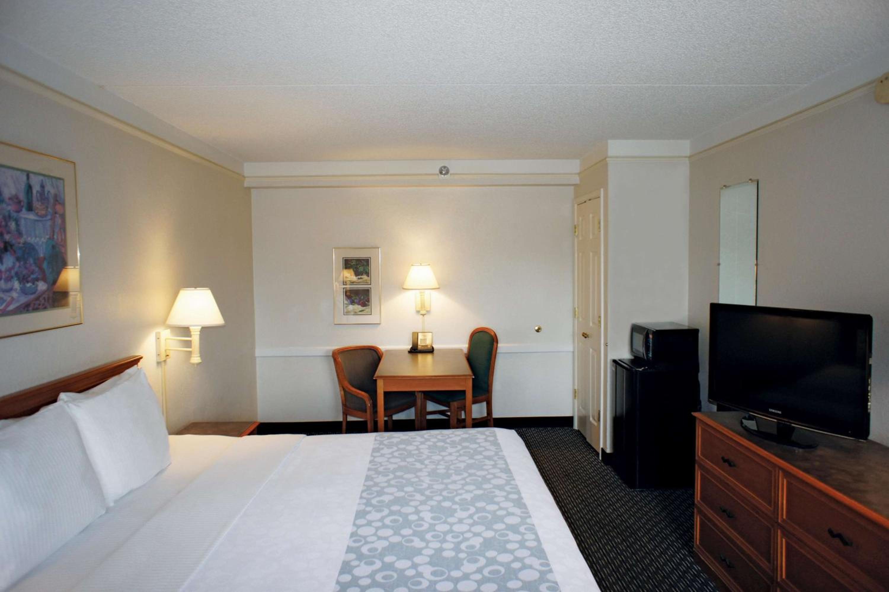 Deluxe King Room photo 1