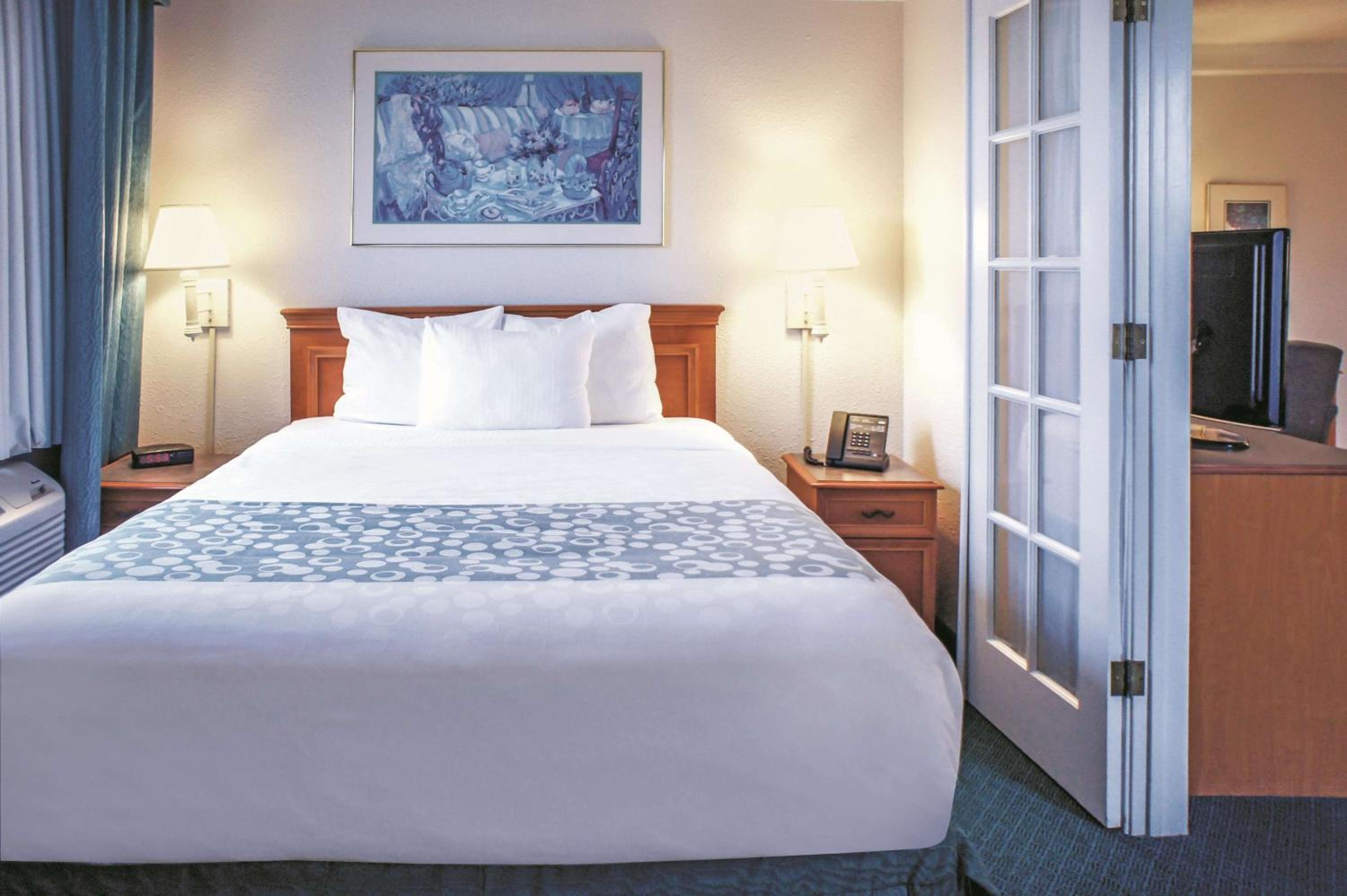 Deluxe Queen Room with Sofa Bed