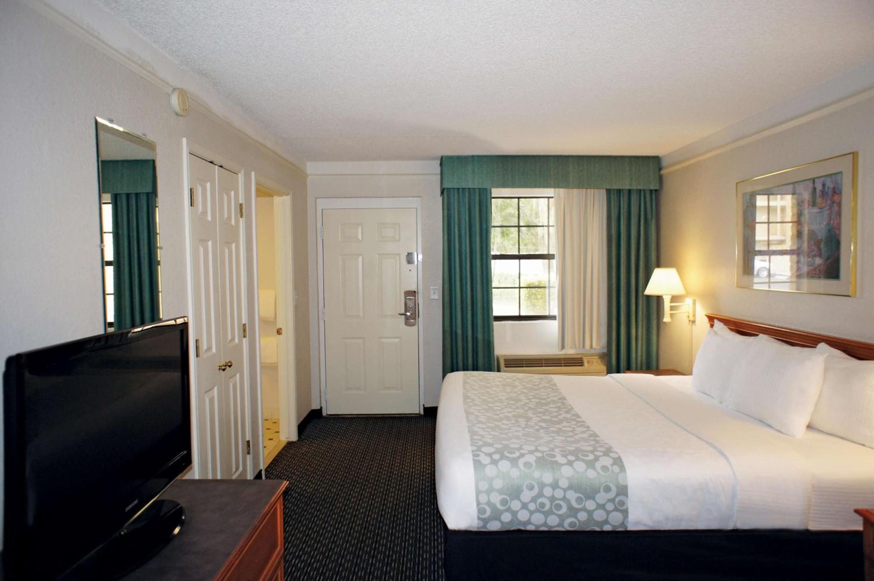 King Room - Disability Access - Photo 6