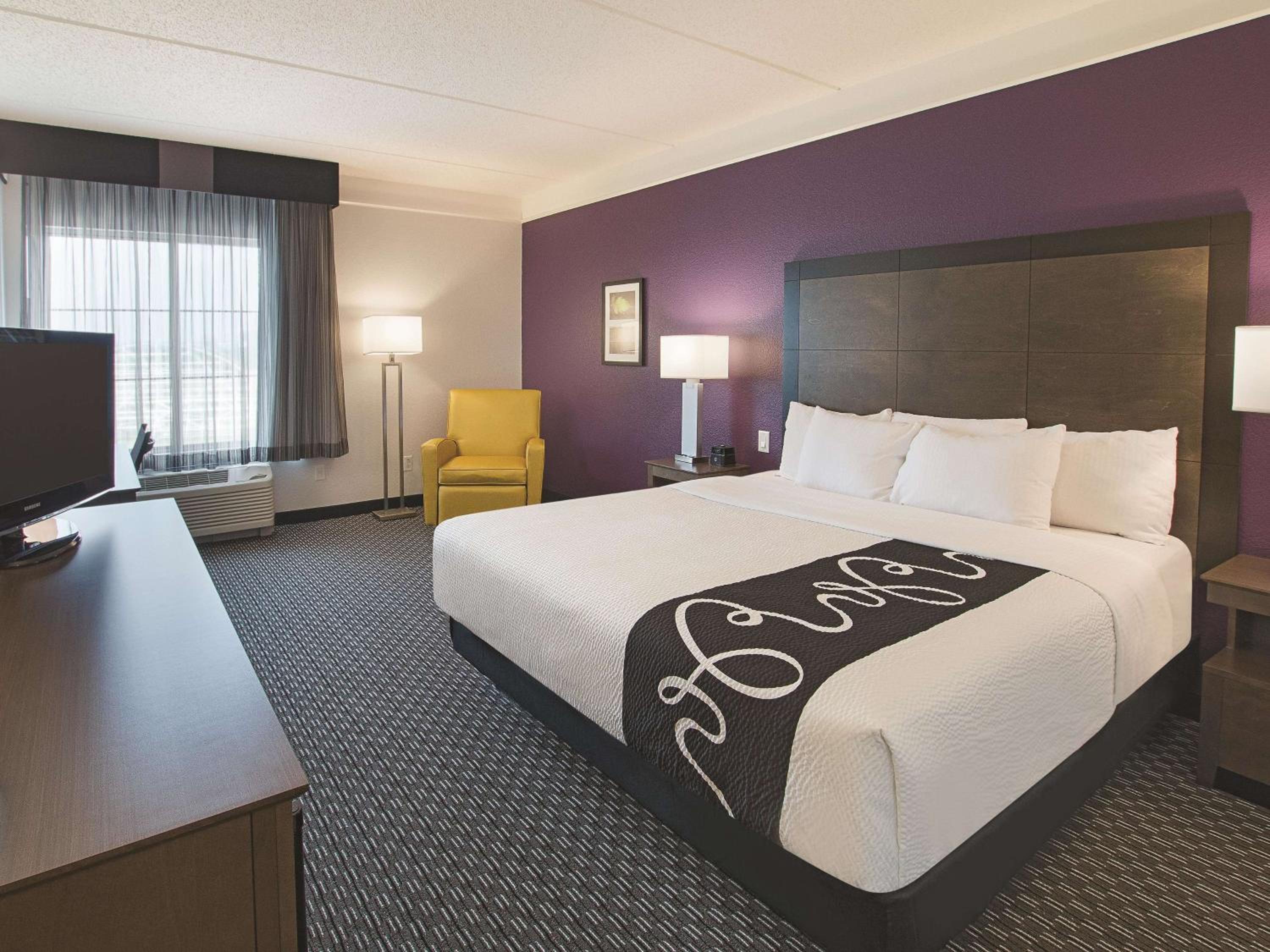 King Room - Non-Smoking - Photo 1