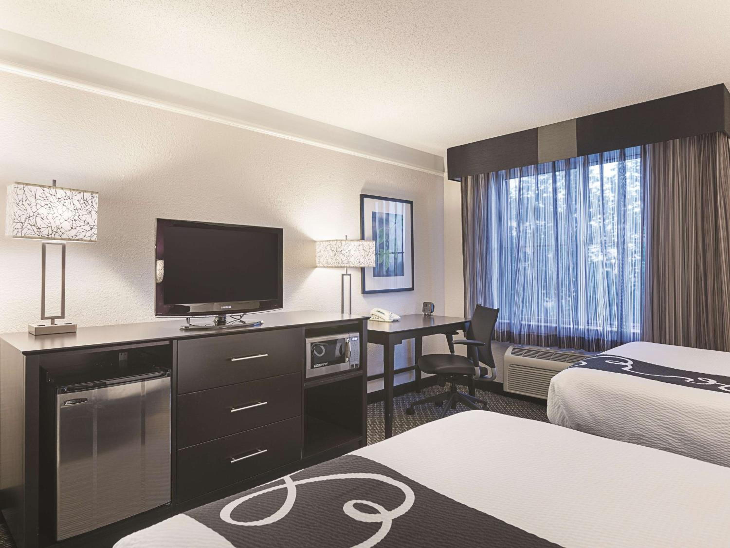 Deluxe Double Room with Two Double Beds - Non-Smoking