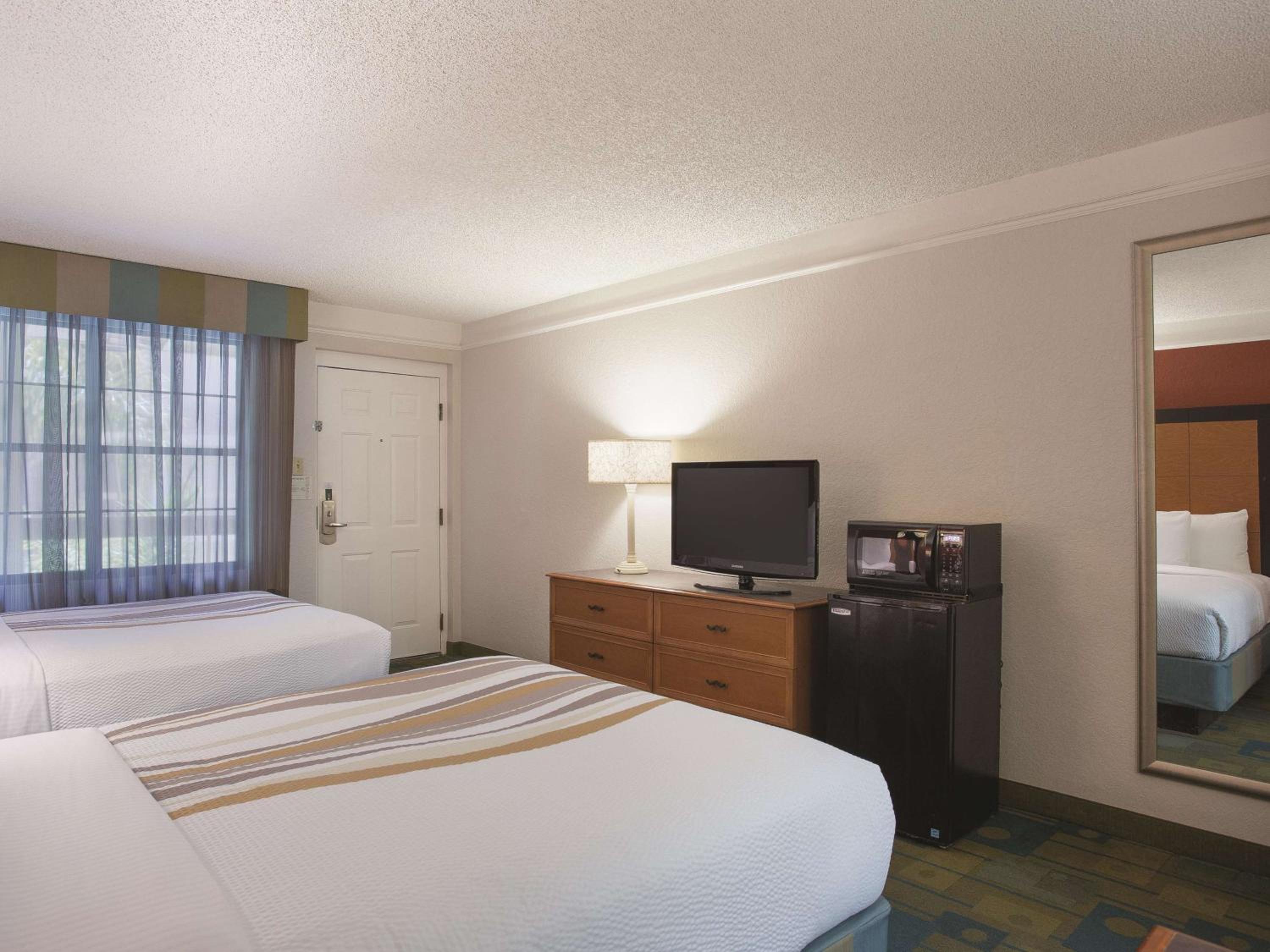 Double Room with Two Double Beds - Non-Smoking photo 1
