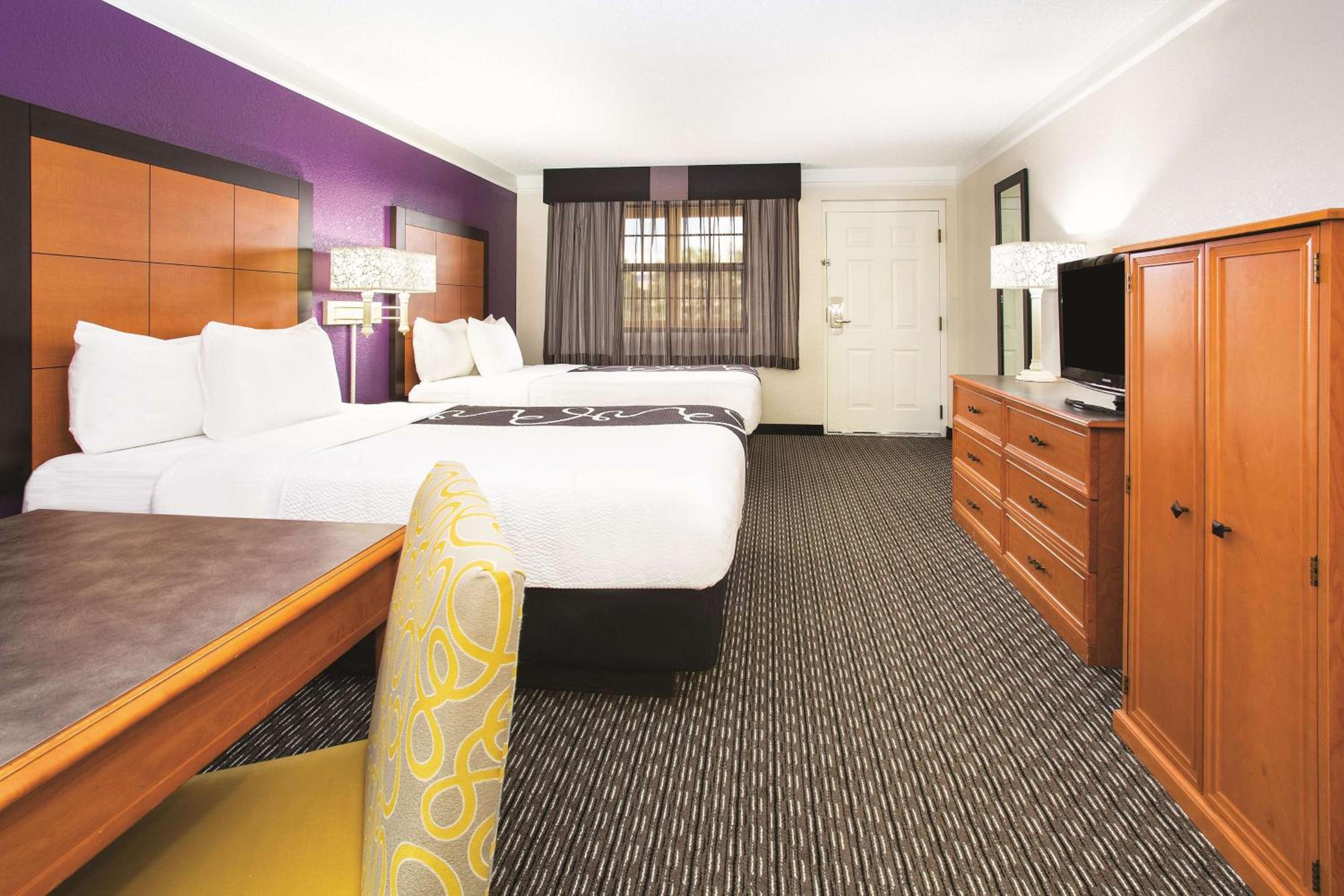 Deluxe Double Room with Two Double Beds - Photo 1