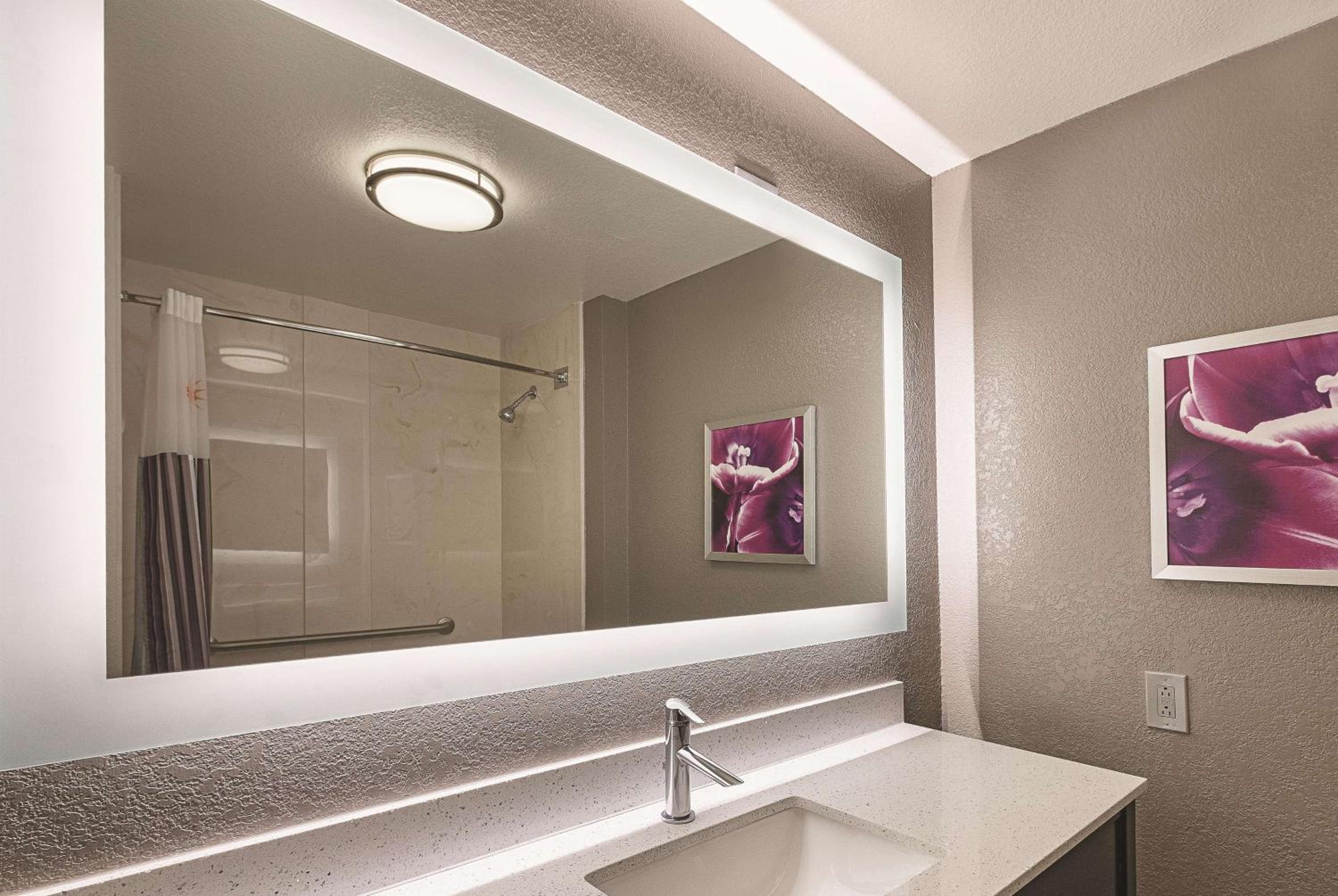 Deluxe Quadruple Room - Non-Smoking - Photo 2