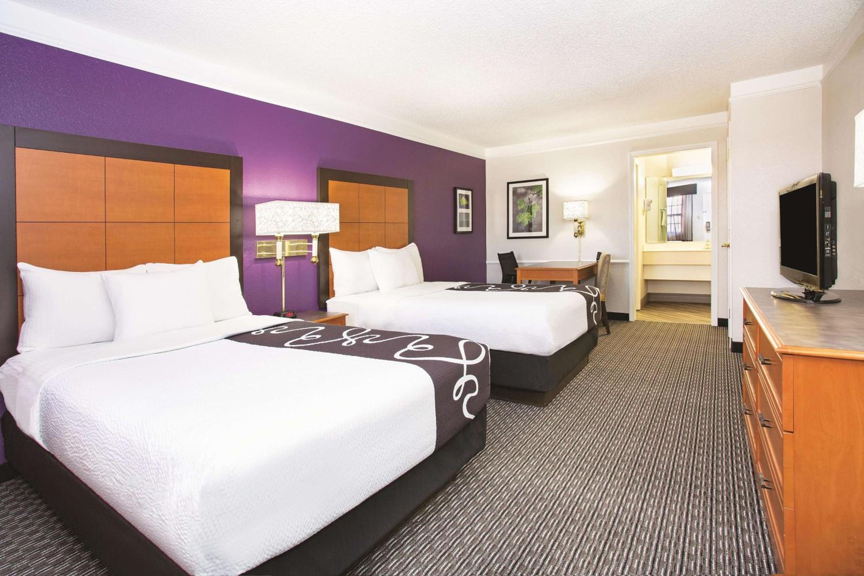 Double Room with Two Double Beds - Photo 1