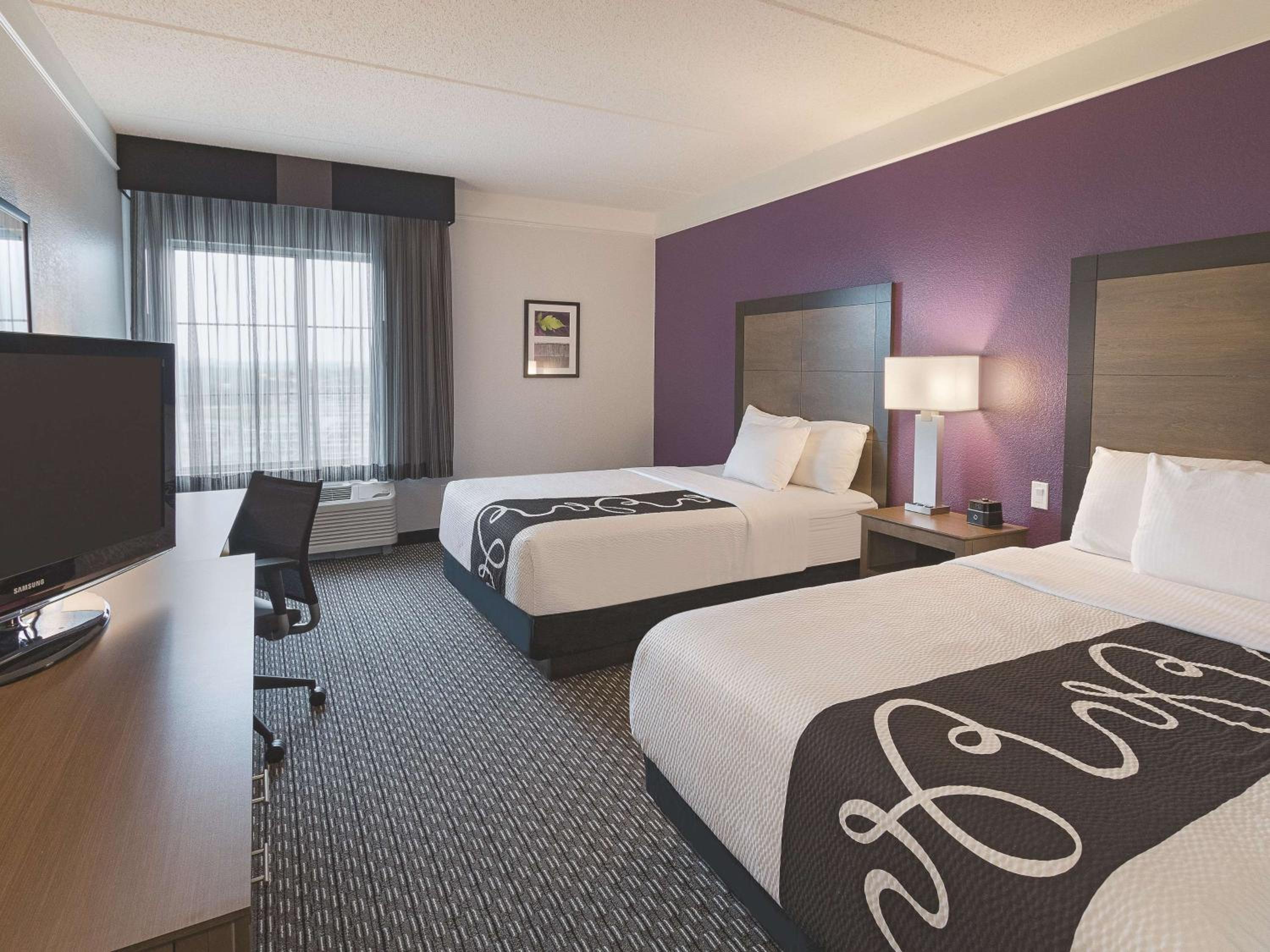 Double Room with Two Double Beds - Mobility/Hearing Accessible - Non-Smoking - Photo 2