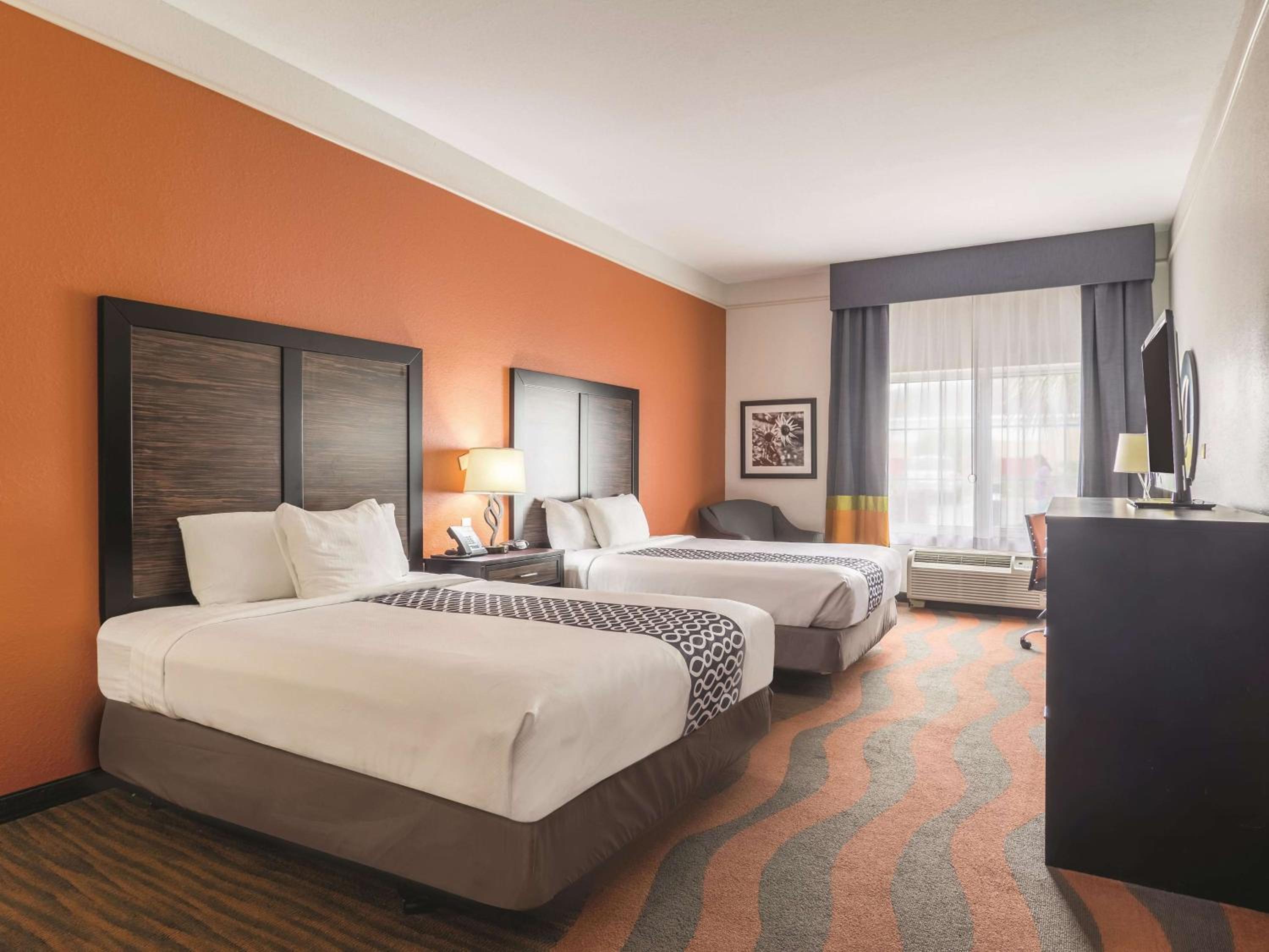 Queen Room with Two Queen Beds - Mobility Access/Non-Smoking - Photo 1