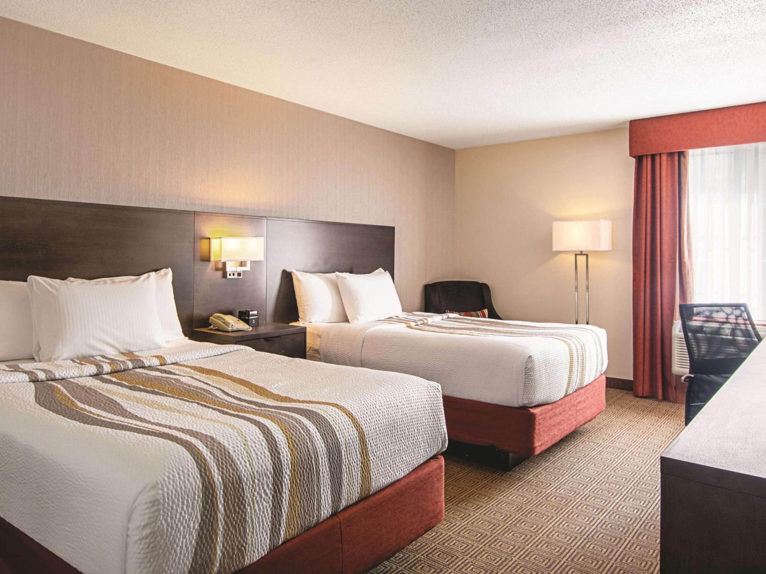 Double Room with Two Double Beds - Photo 3