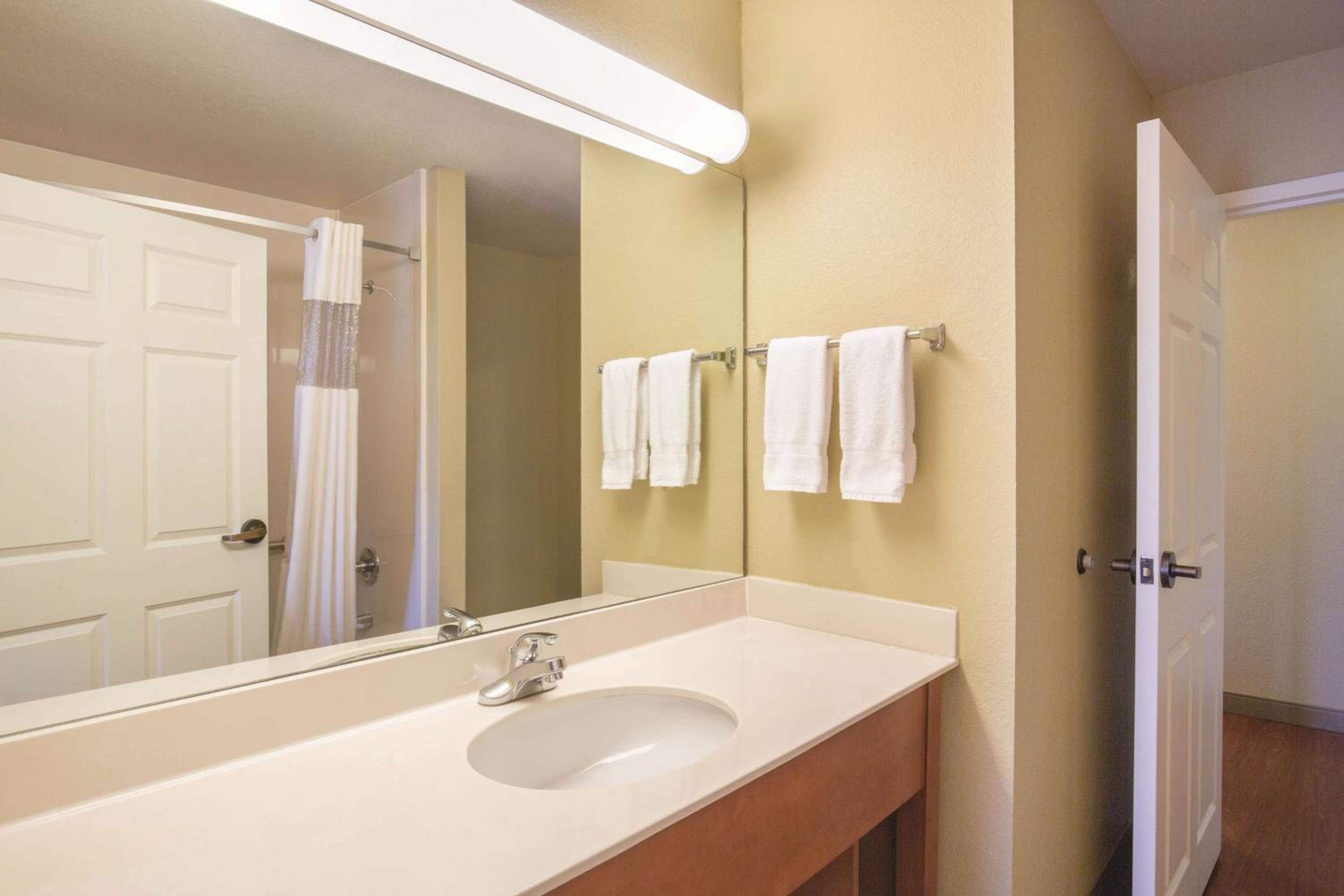King Suite - Photo 3