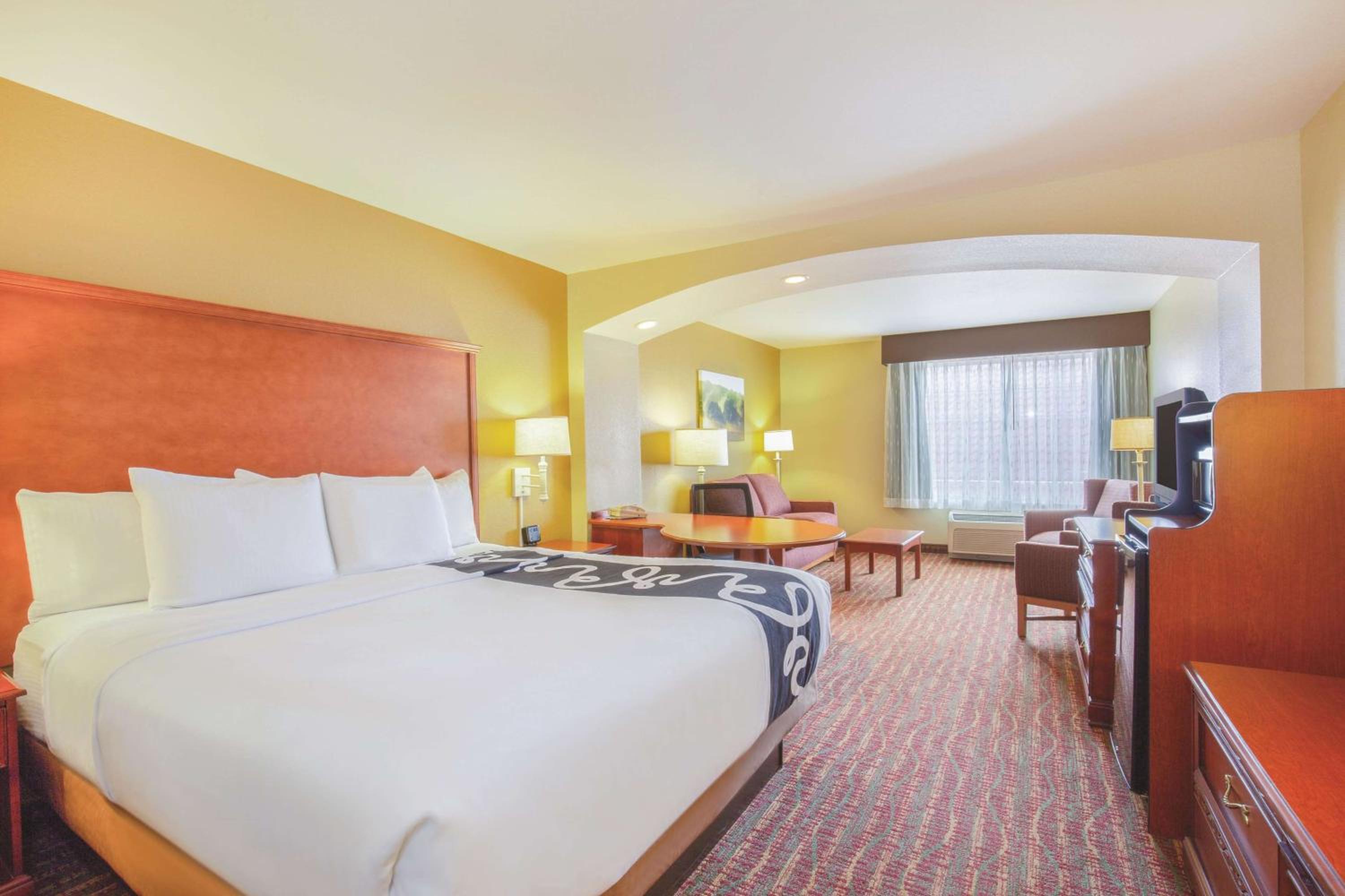 Executive King Room - Photo 2