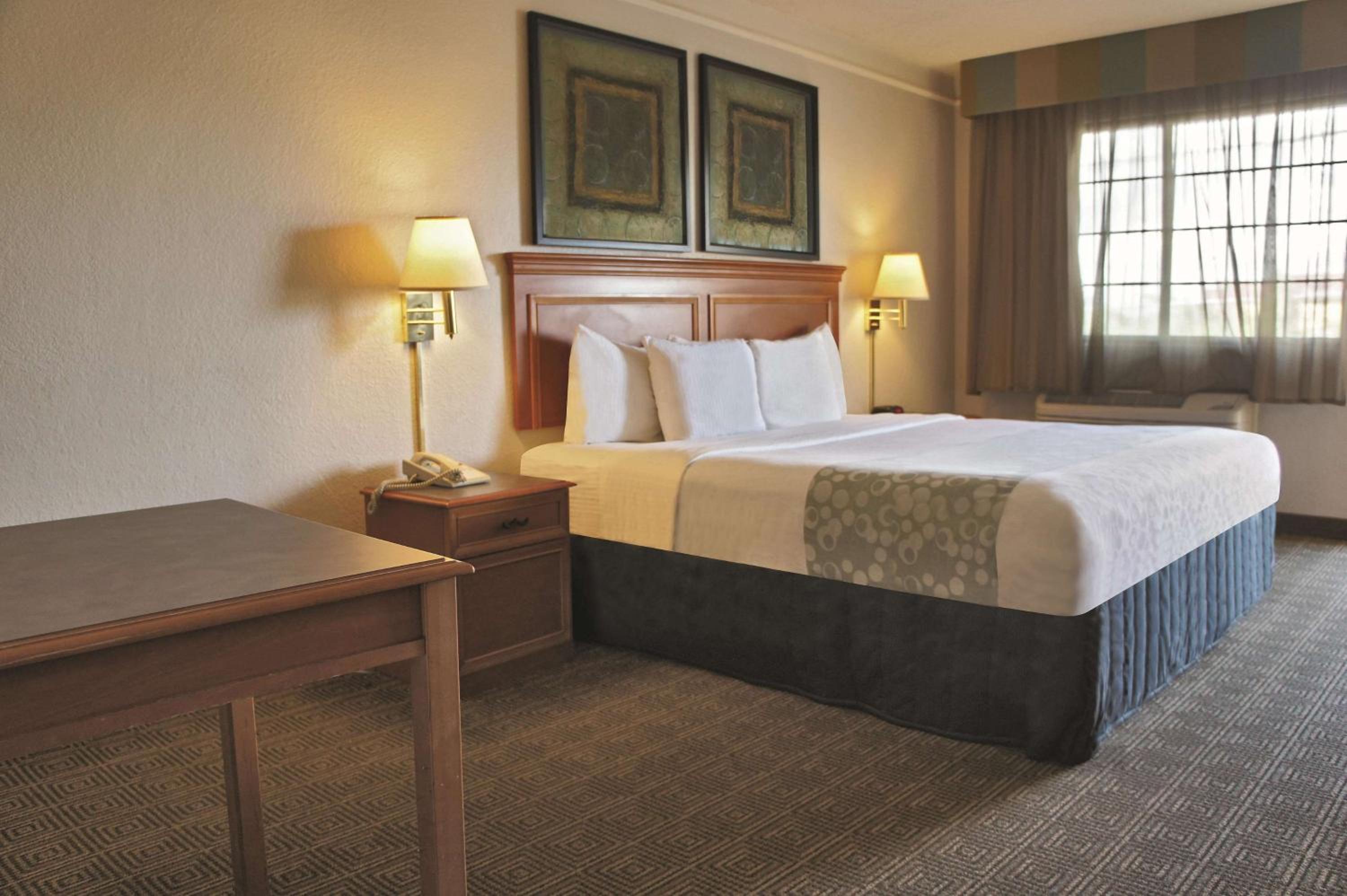 King Room - Disability Access - Photo 4