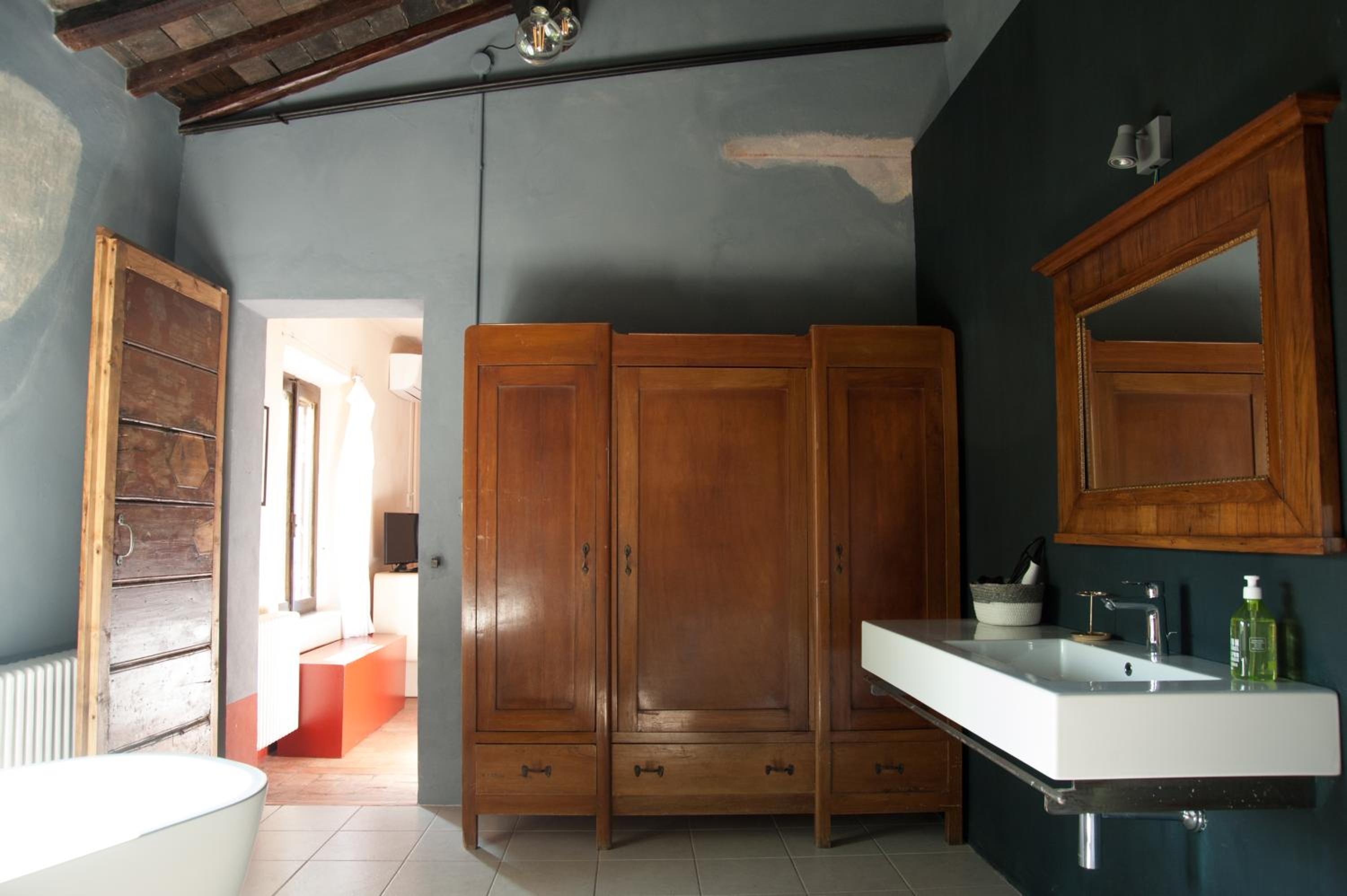 Double Room with Private Bathroom photo 3