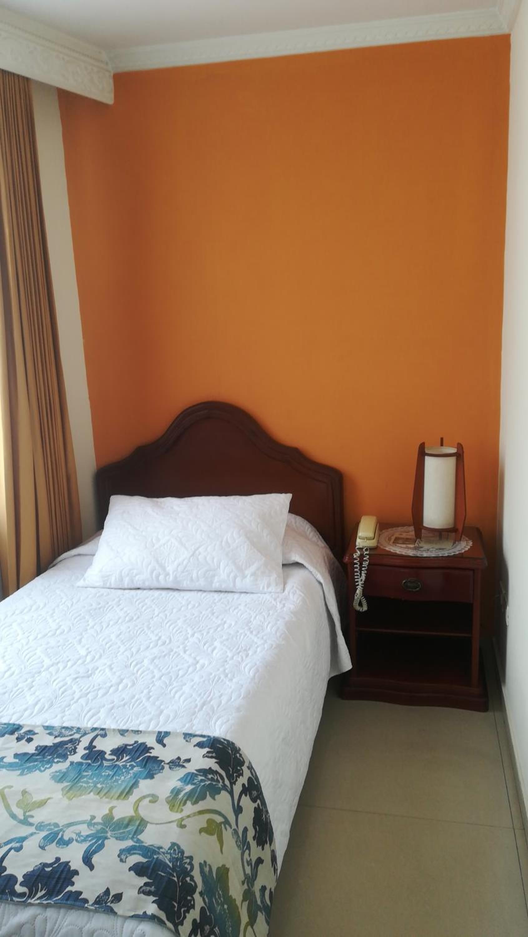 Small Single Room photo 1
