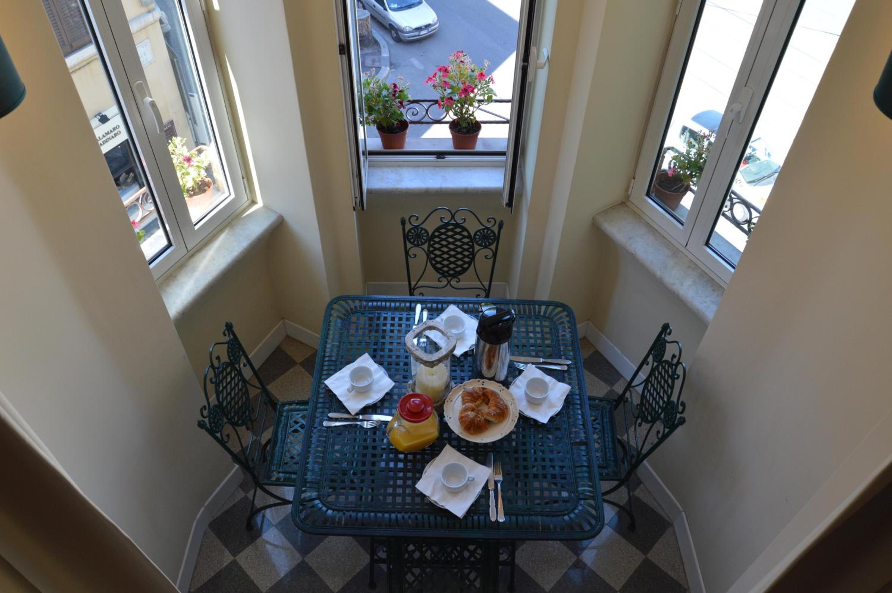 Executive Suite photo 2