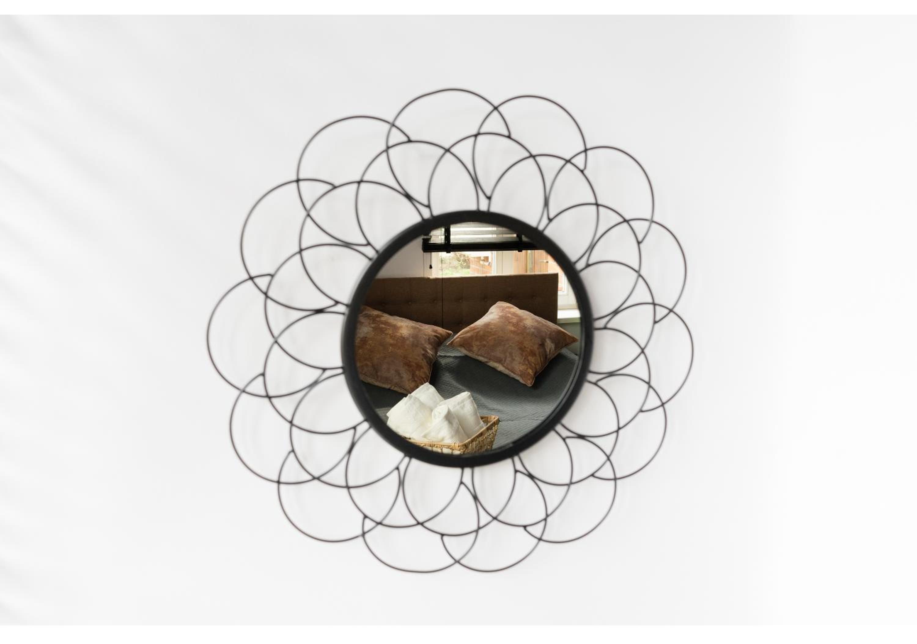 Studio Apartment - Photo 14
