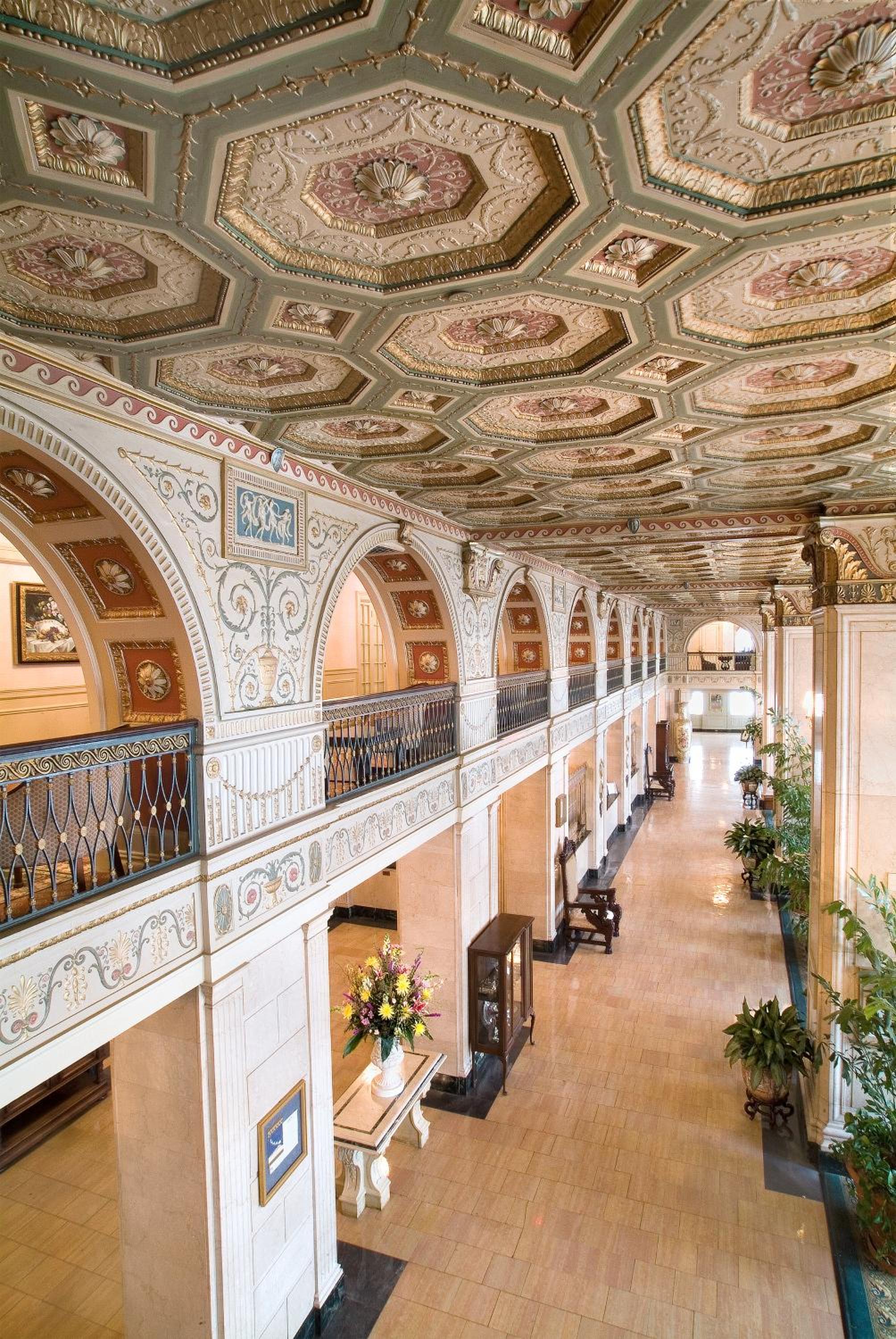 Luxury King Room - Photo 2
