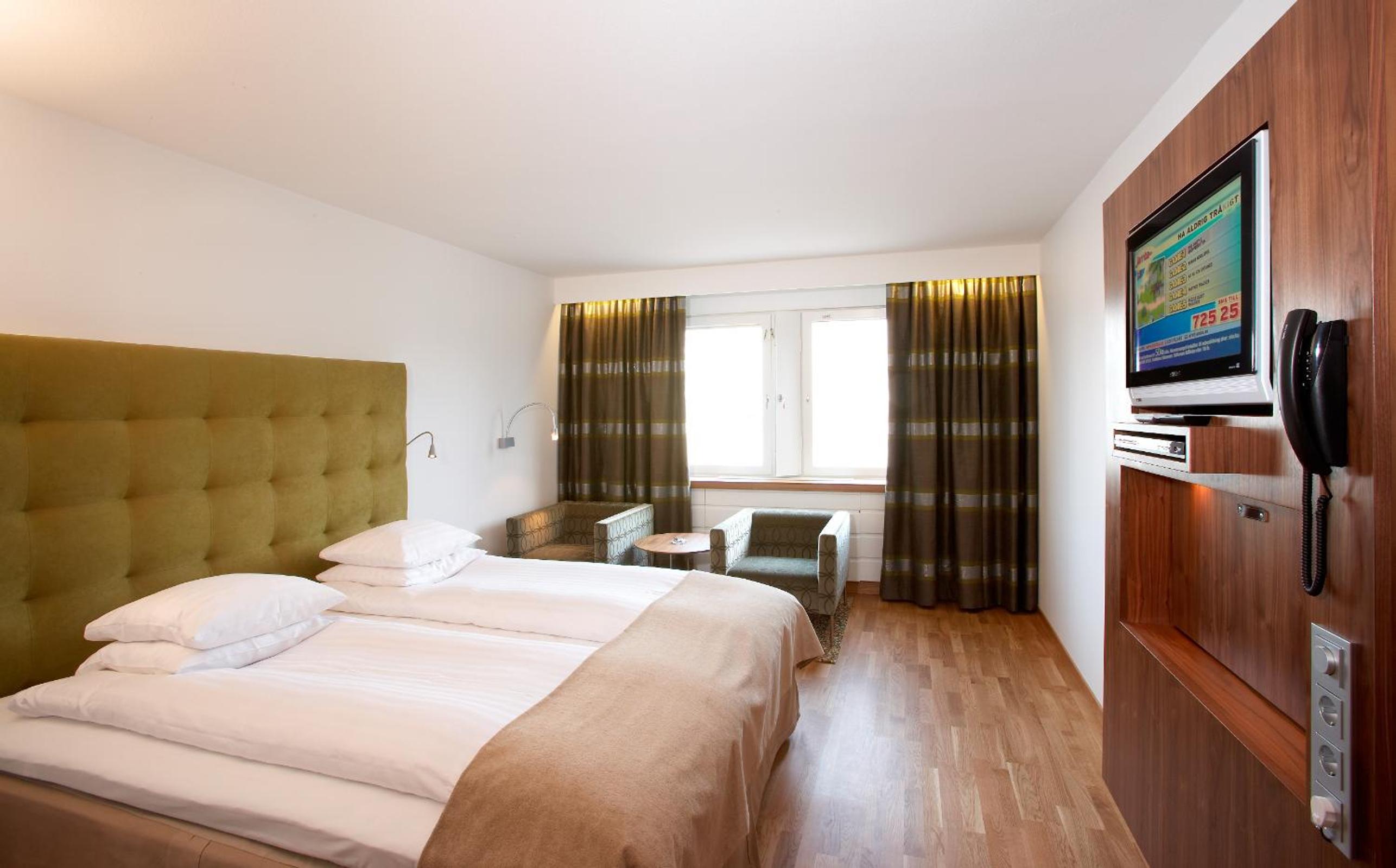 Standard Double Room - Photo 8