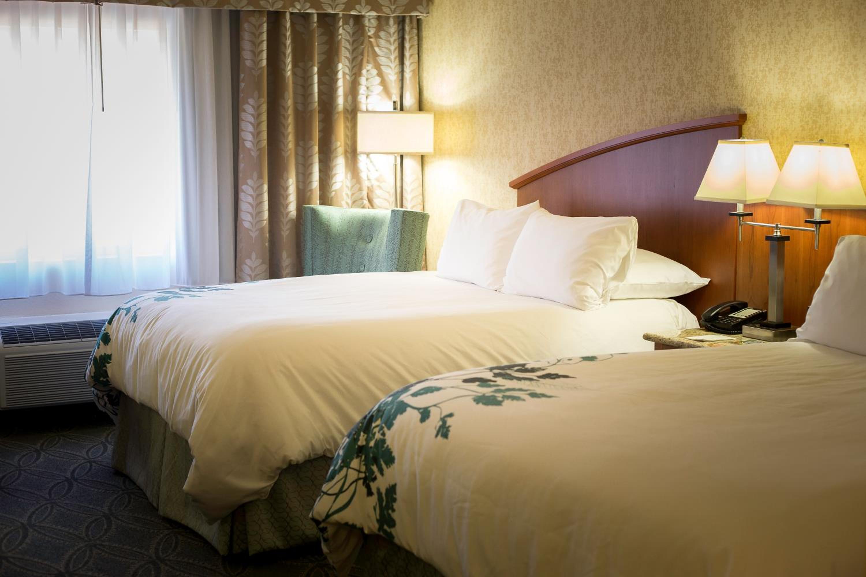 Queen Room with Two Queen Beds - Non-Smoking - Photo 1