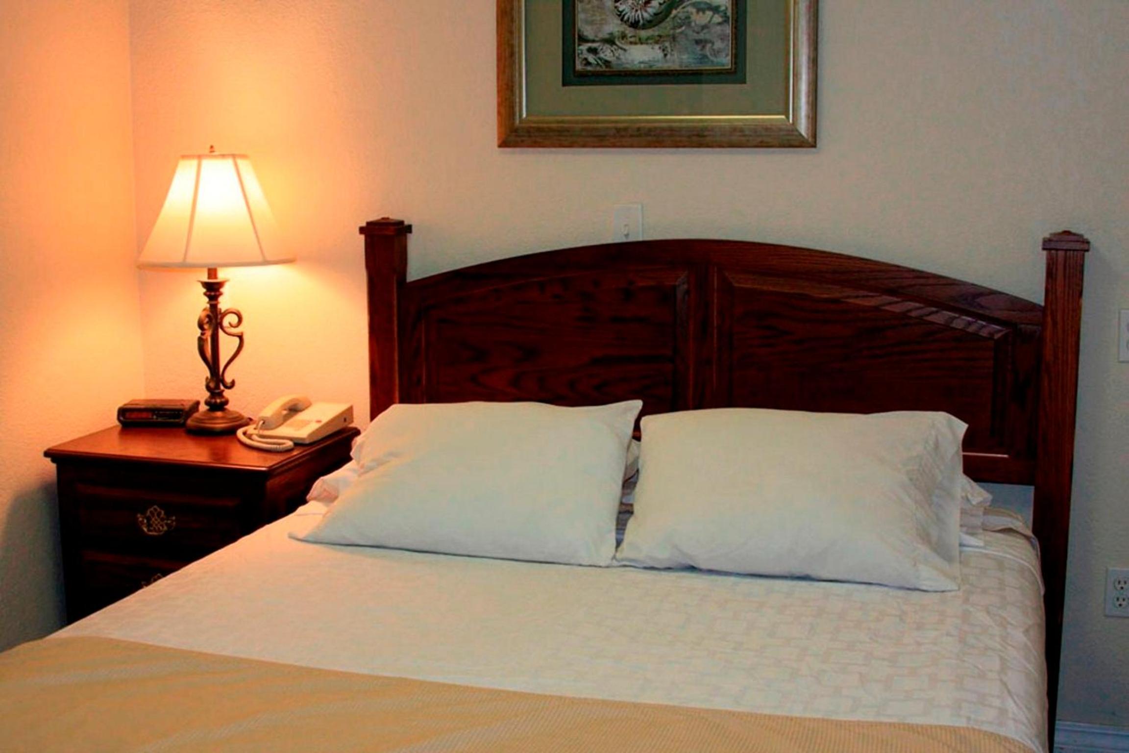 Queen Room With Kitchenette