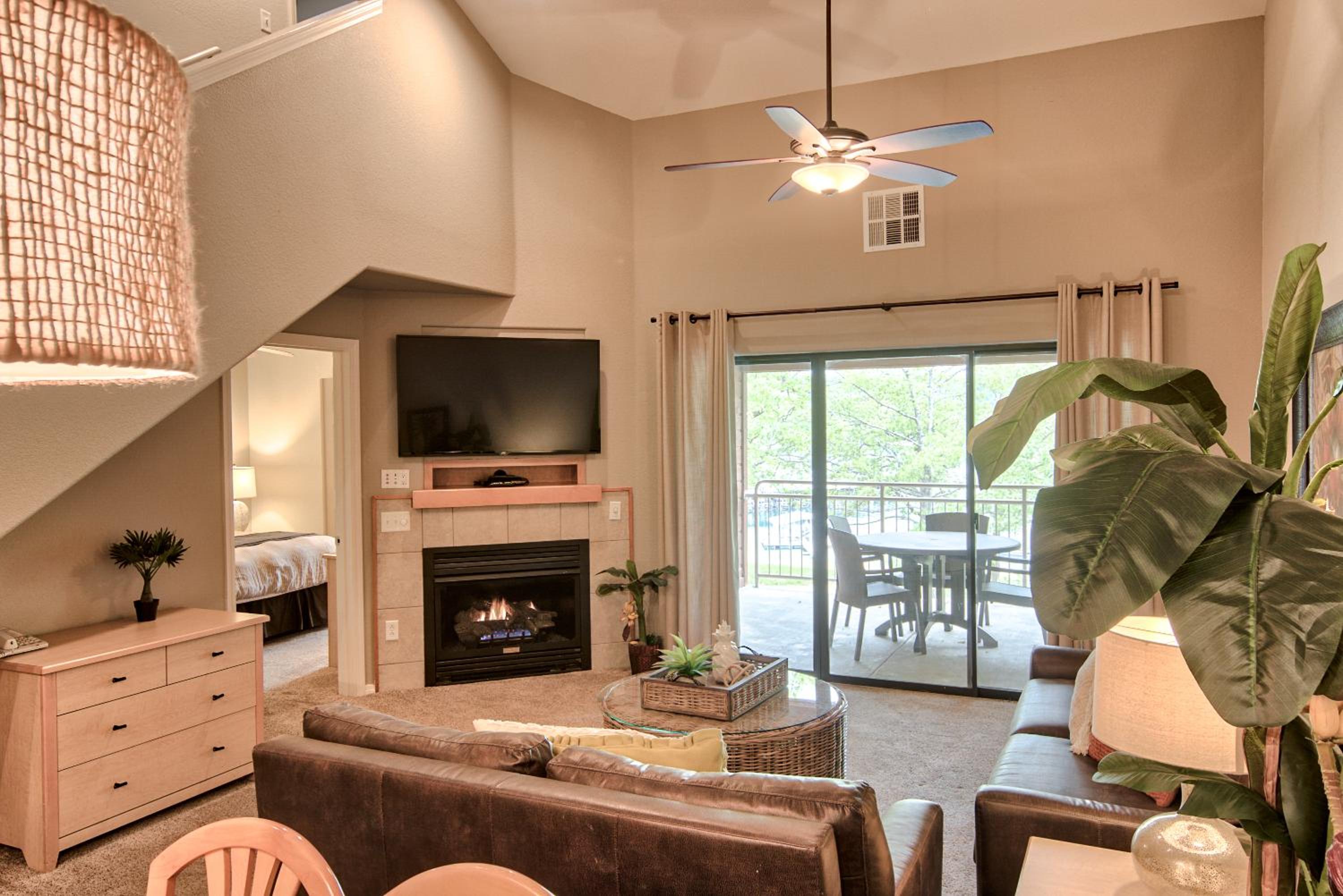 3 Bdrm Luxury Condo Jacuzzi w/ Kitchen