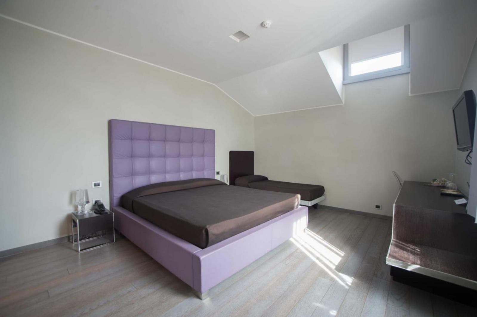 Double Room with Spa Bath photo 3