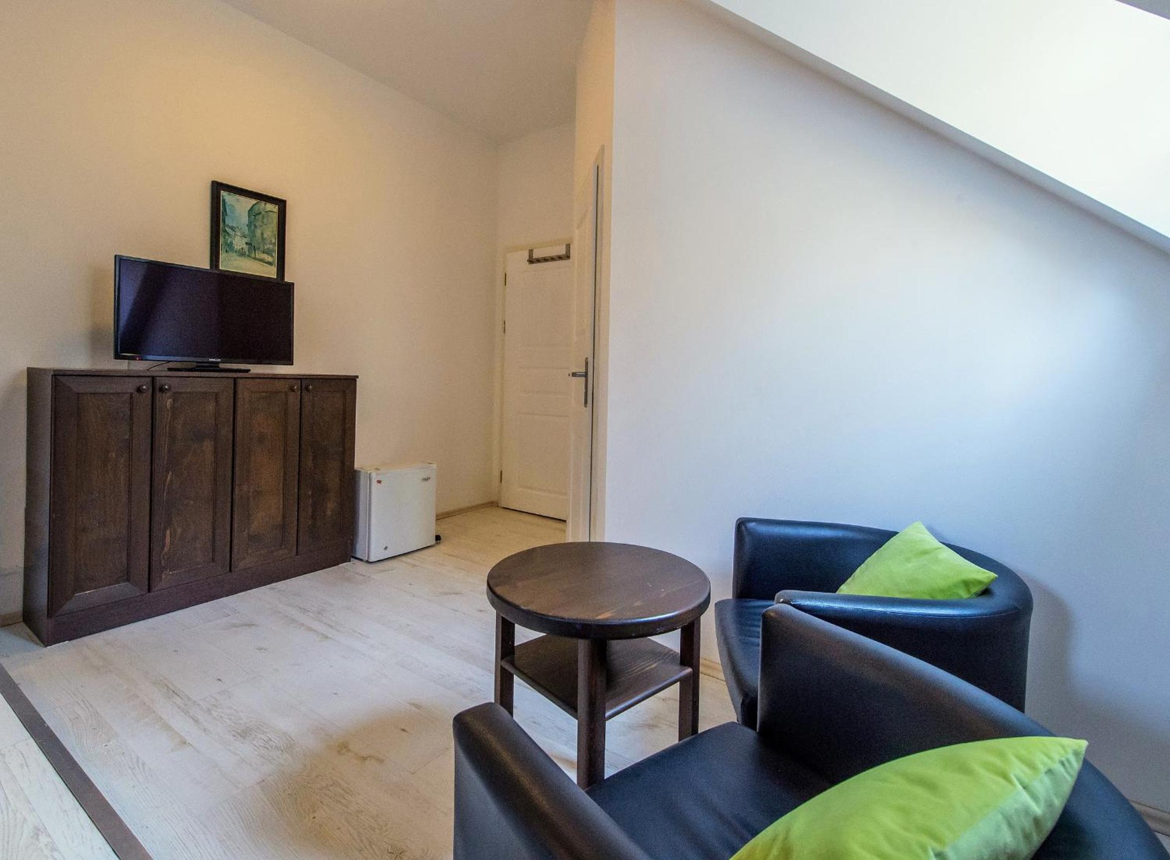 Double or Twin Room - Photo 8