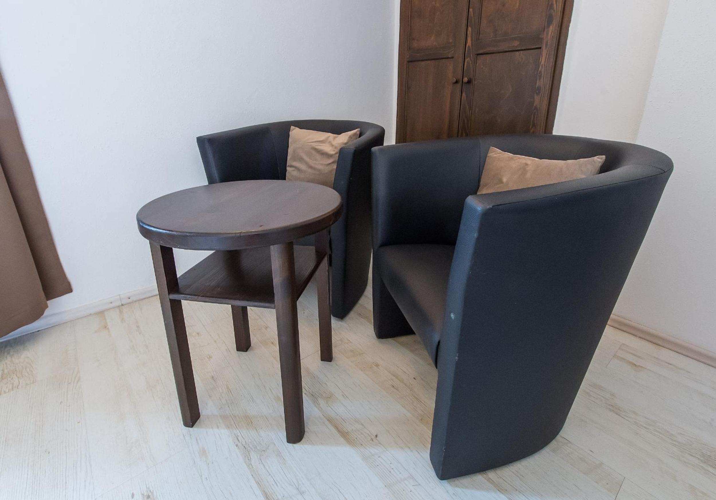 Suite - Photo 1