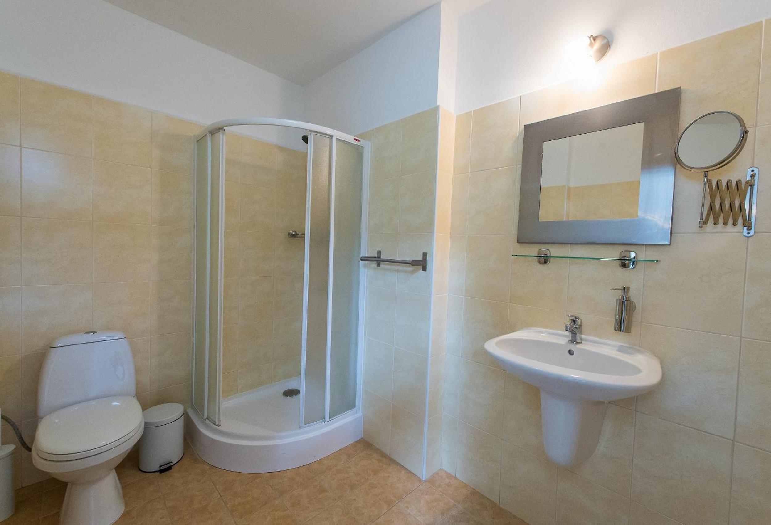Deluxe Suite - Photo 2
