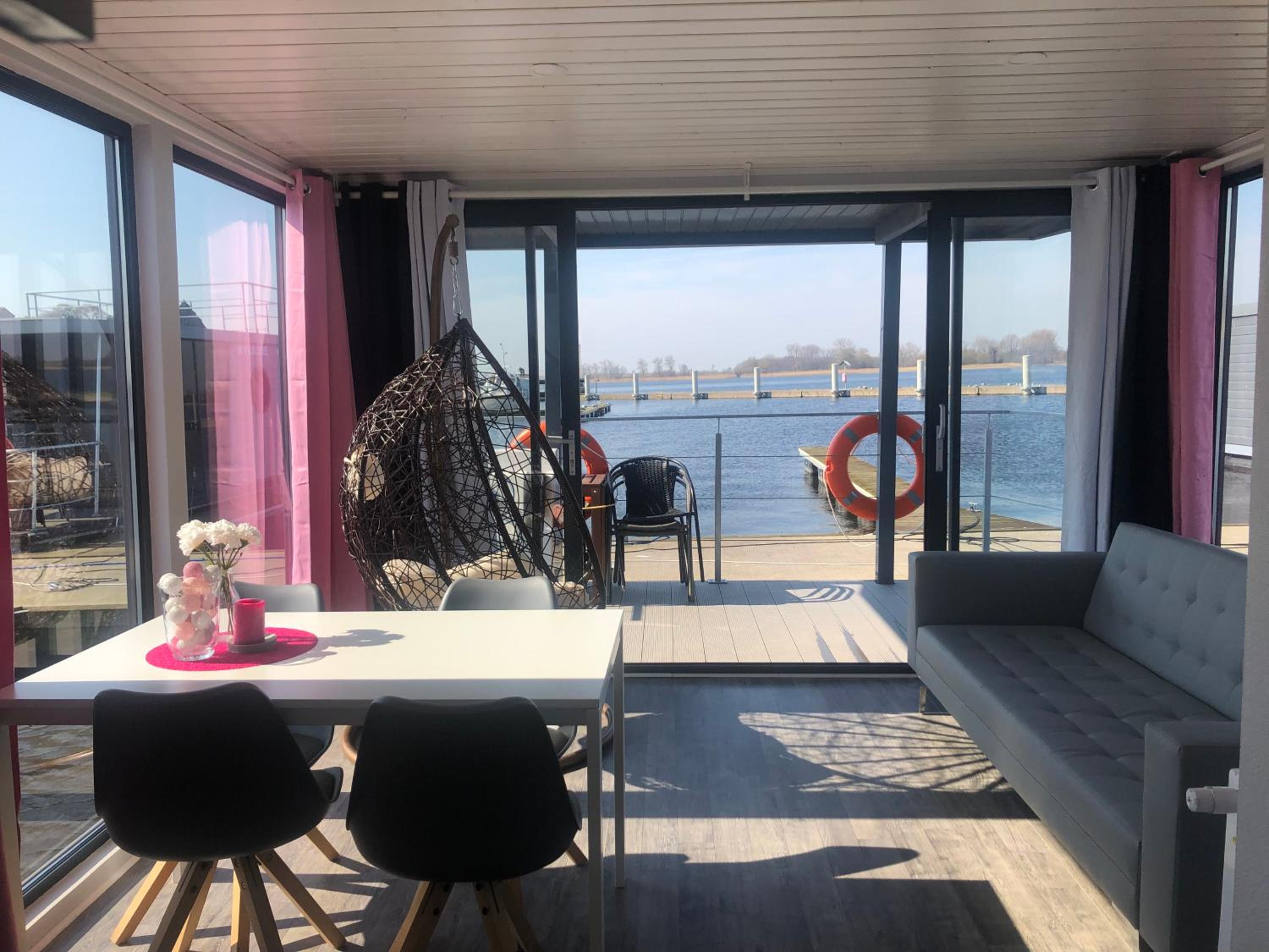 Floating Houseboat Morgan Ii photo 3