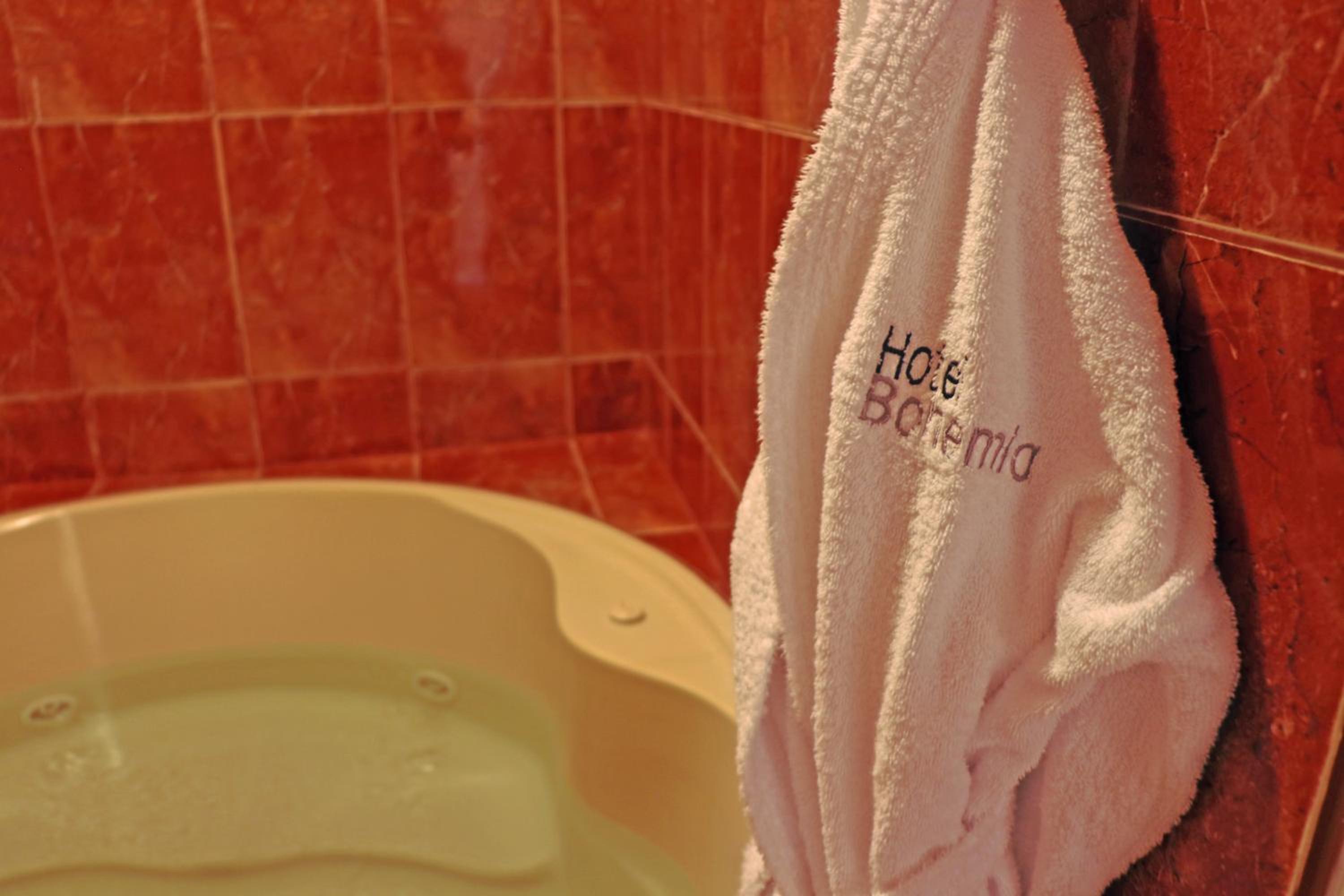 Double Room with Spa Bath - Photo 5