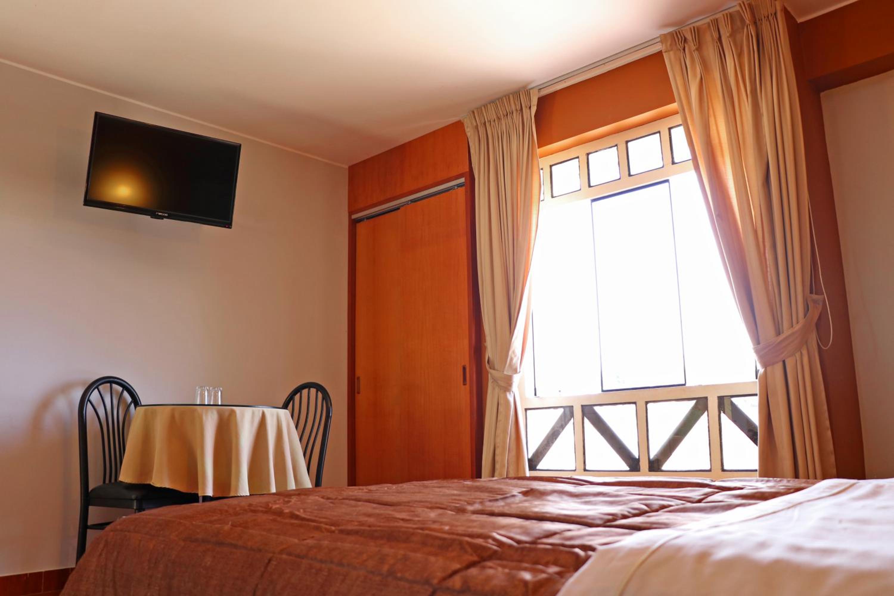 Double Room - Photo 5