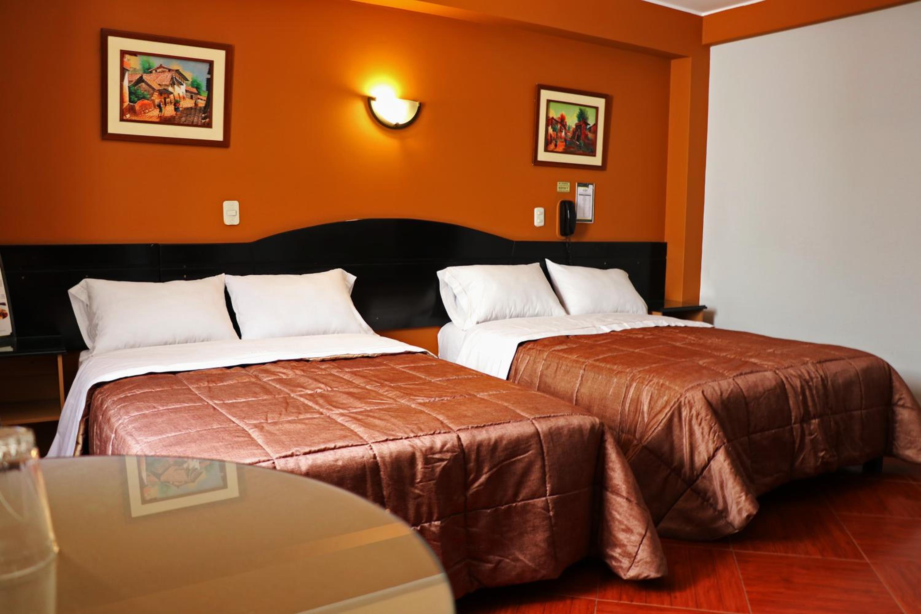 Twin Room - Photo 9