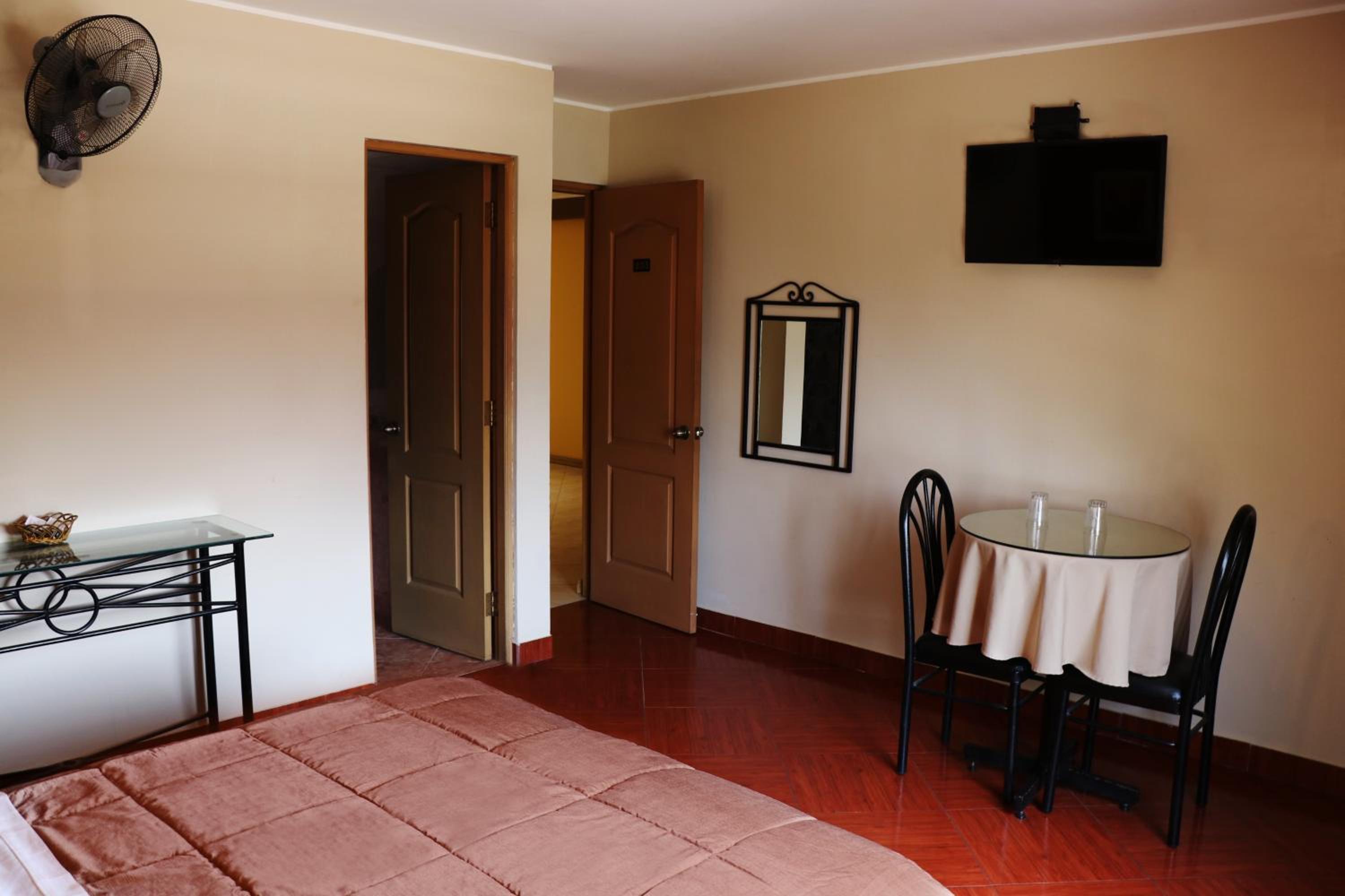 Double Room - Photo 9