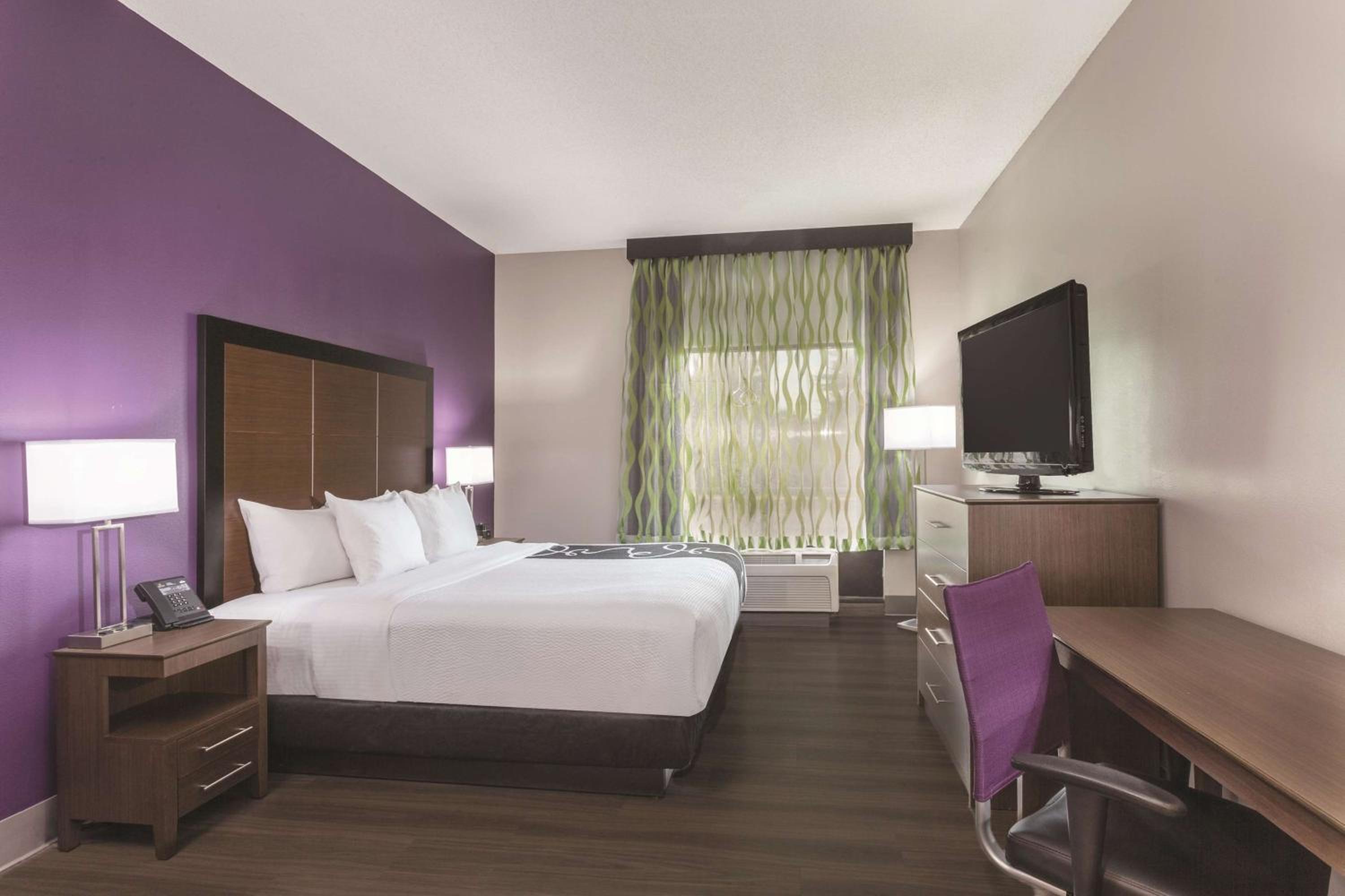 King Room - Accessible  - Photo 2